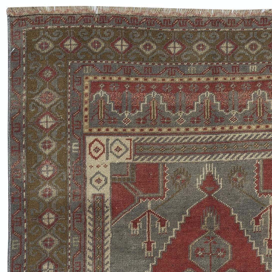 3.5x7.4 Ft Vintage Türkischer Orientteppich. Einzigartiger handgefertigter Teppich. 100% Wolle (Handgeknüpft) im Angebot