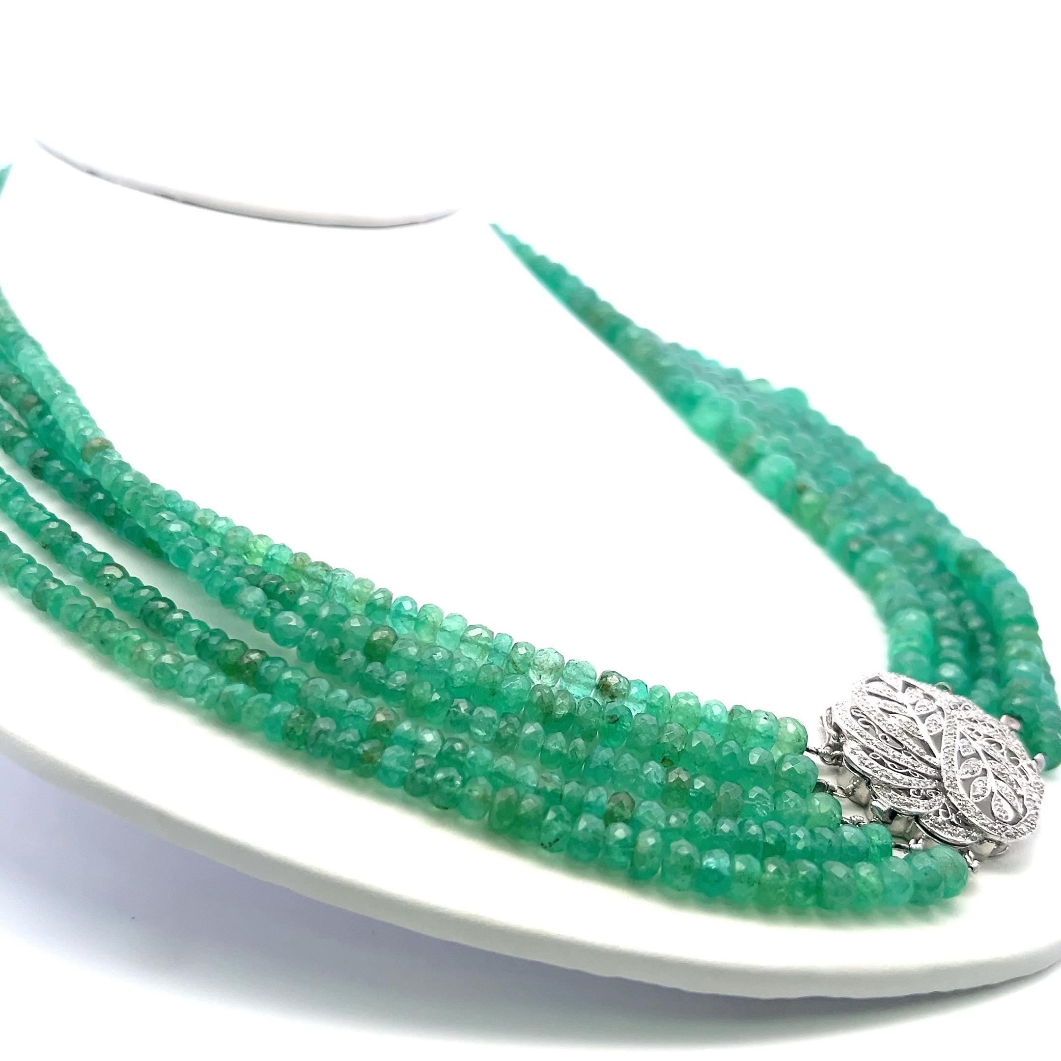 Taglio brillante Collana con fili di smeraldi da 3,6-10,04 mm e diamanti da 0,70 carati in oro bianco 14K in vendita