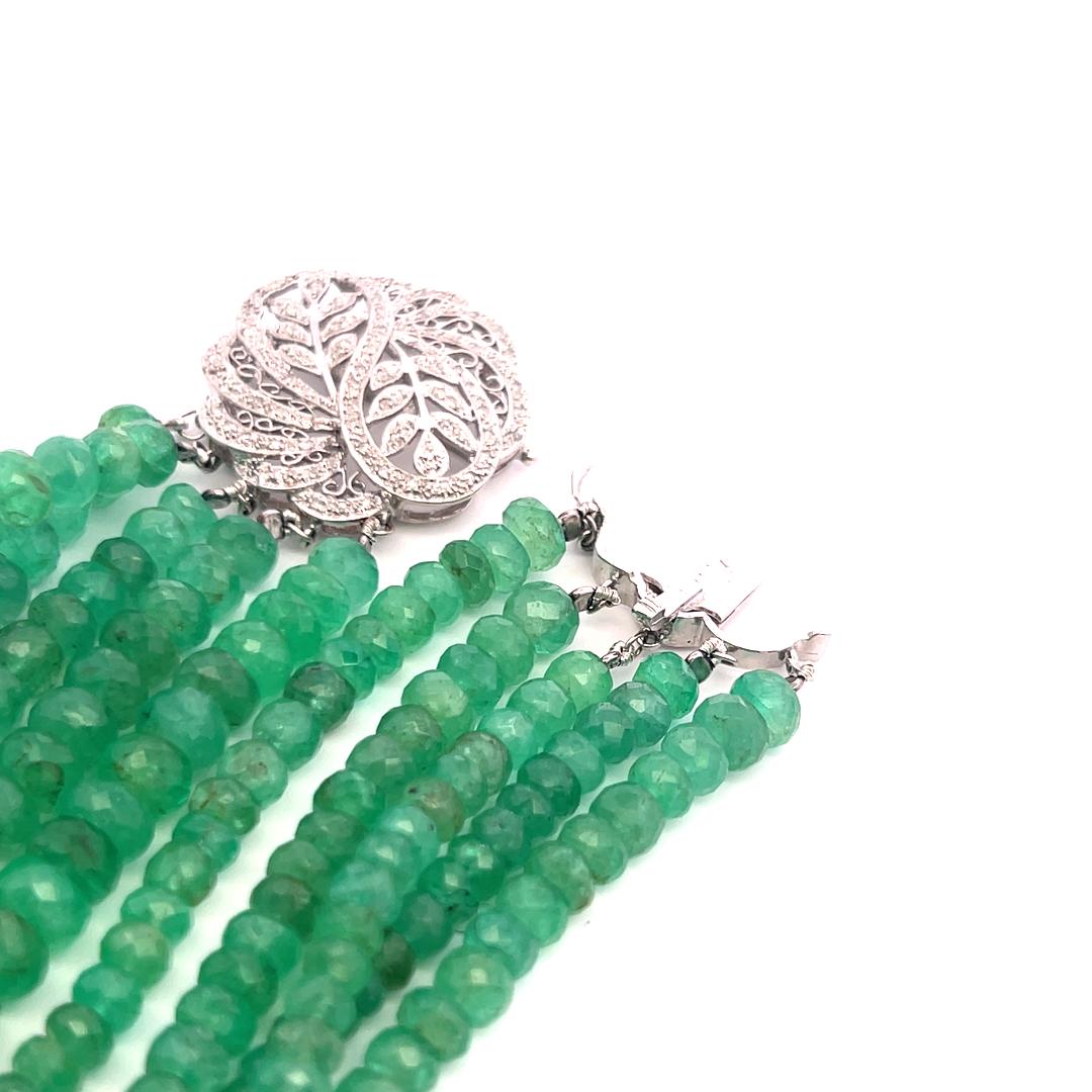 Collana con fili di smeraldi da 3,6-10,04 mm e diamanti da 0,70 carati in oro bianco 14K in vendita 3