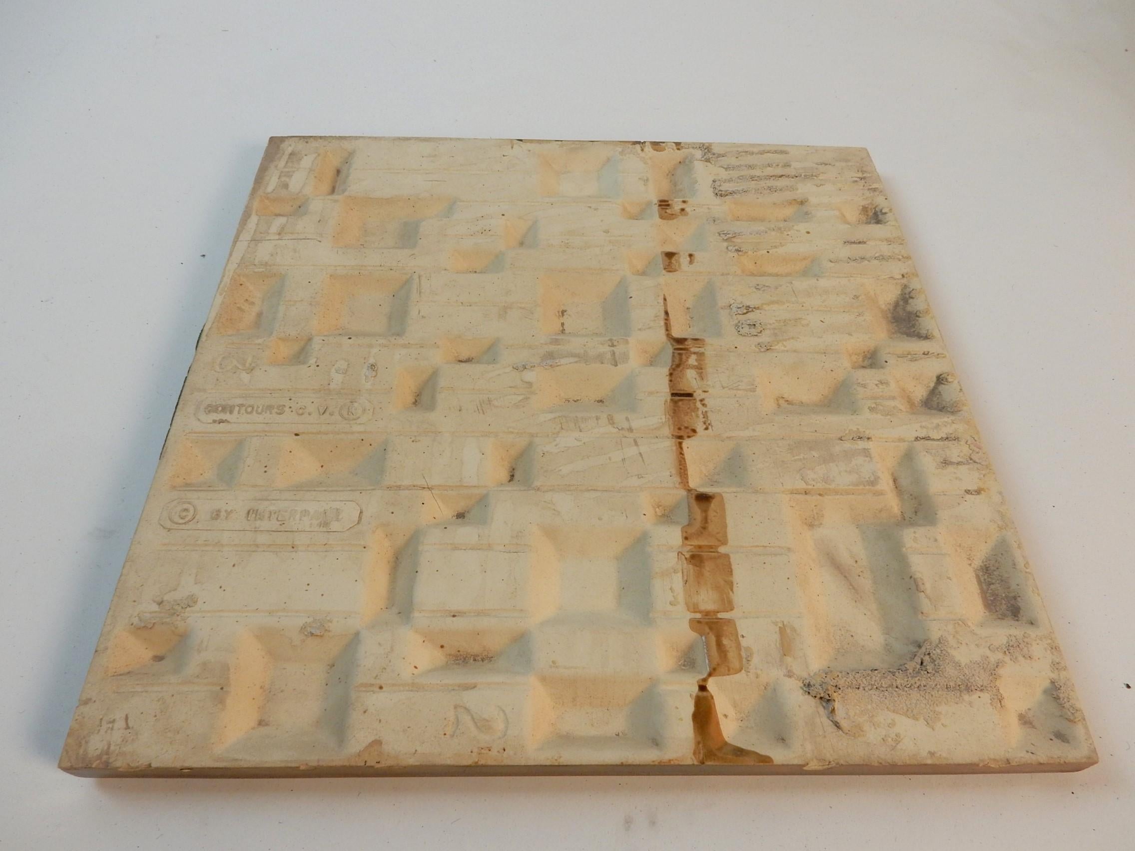 36 carreaux architecturaux modernistes brutalistes en bronze de 12 pouces de Millard Sheets 1962 État moyen - En vente à Las Vegas, NV