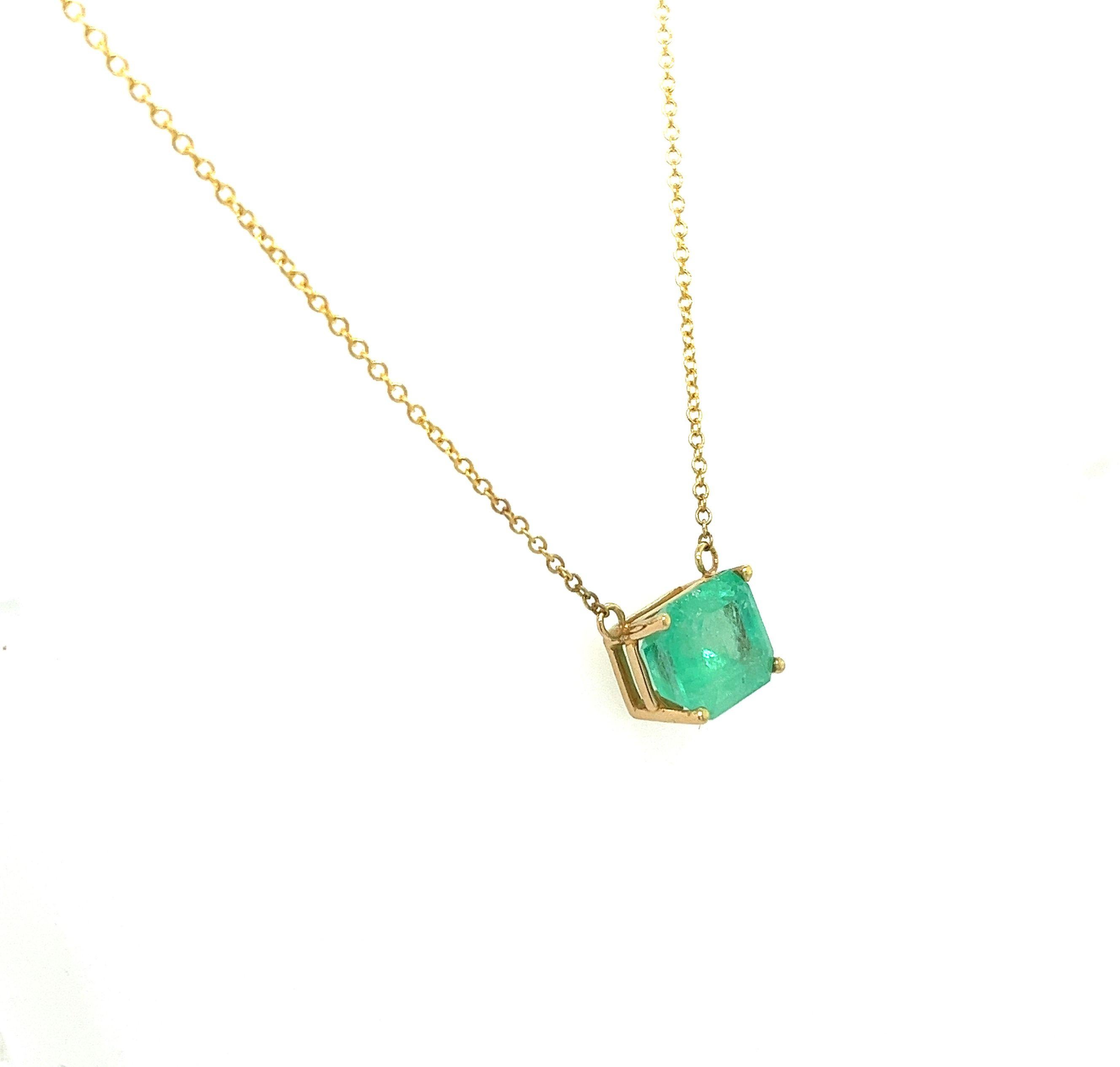 Women's 3.6 Carat Colombian Emerald Solitaire East West Pendant Necklace in 14K Gold For Sale