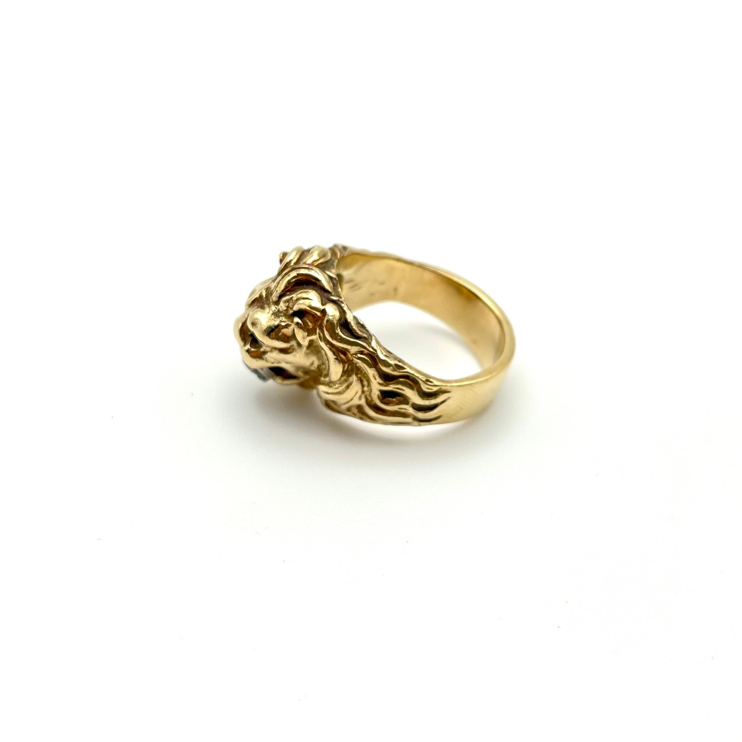Moderno Anello Leone con diamante da .36 carati