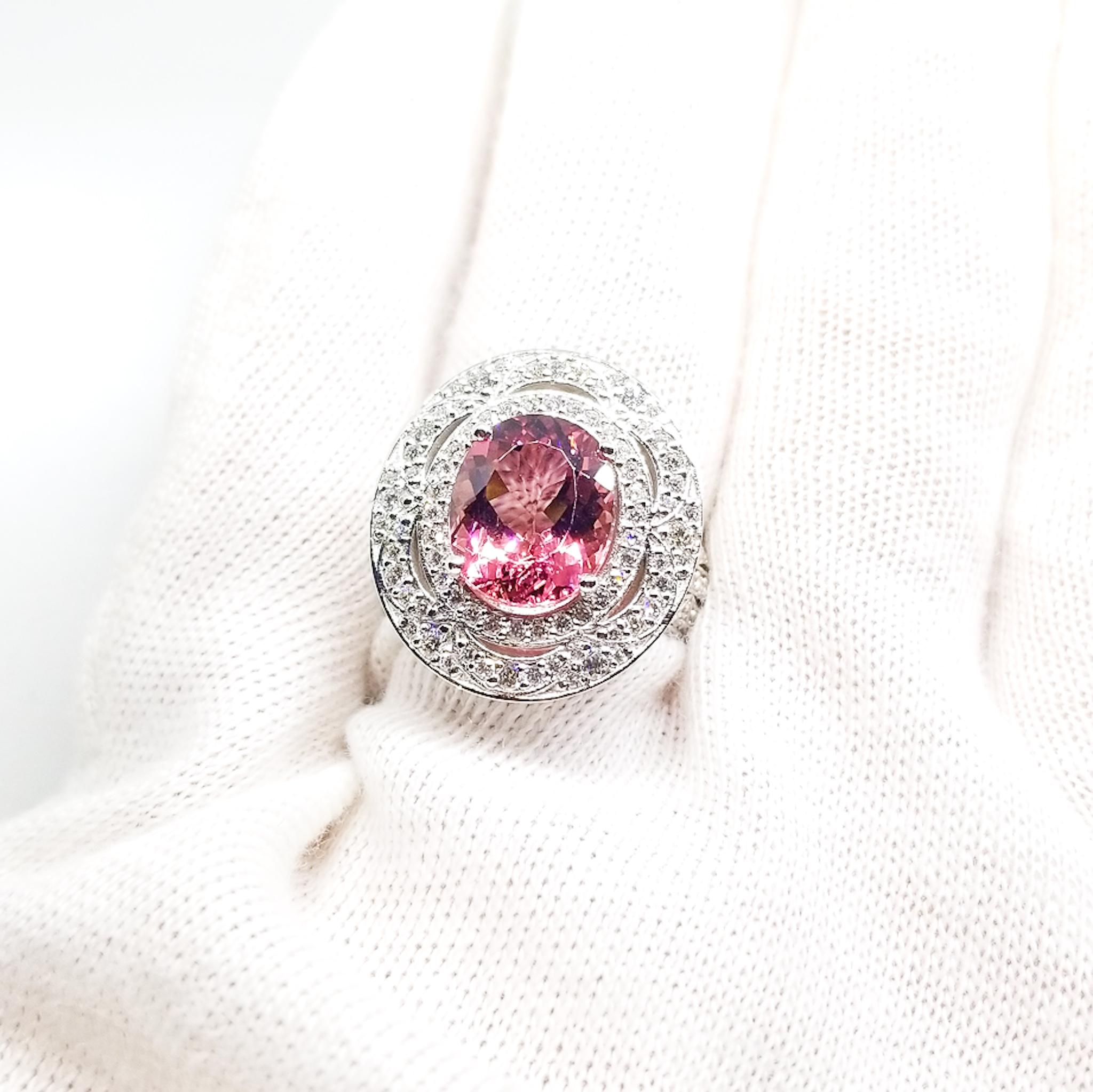 Anello da cocktail con tormalina rosa calda da 3,6 carati e diamante da 1,28 carati, 18 carati, con dichiarazione. in vendita 2
