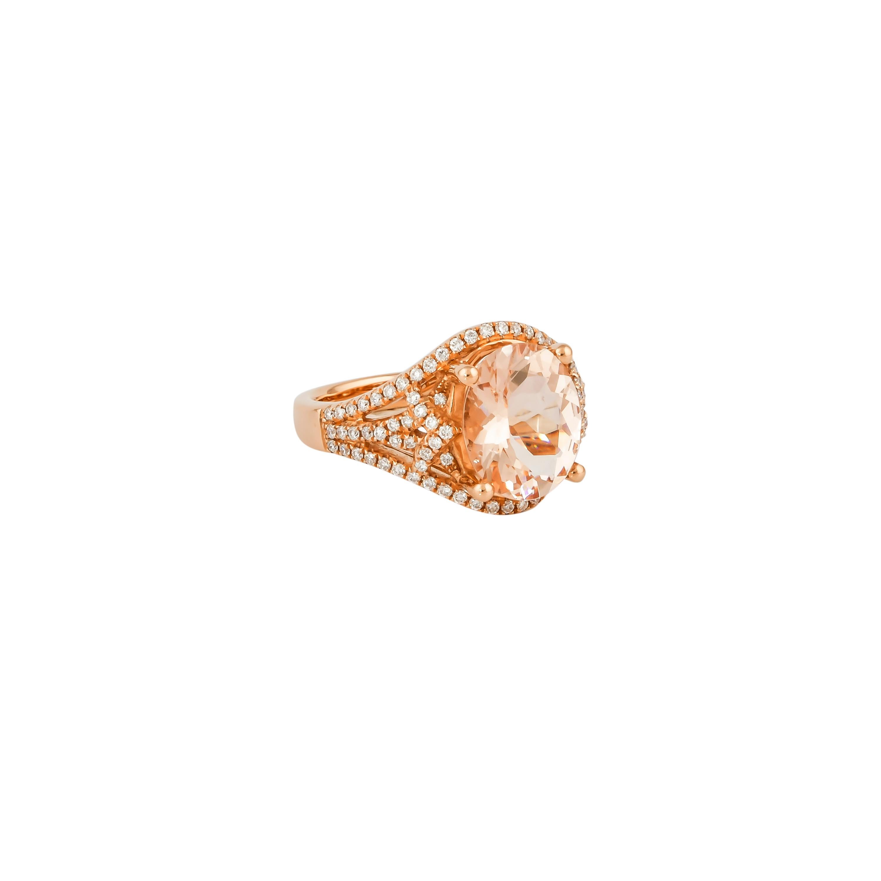Contemporary 3.6 Carat Morganite and Diamond Ring in 18 Karat Rose Gold For Sale