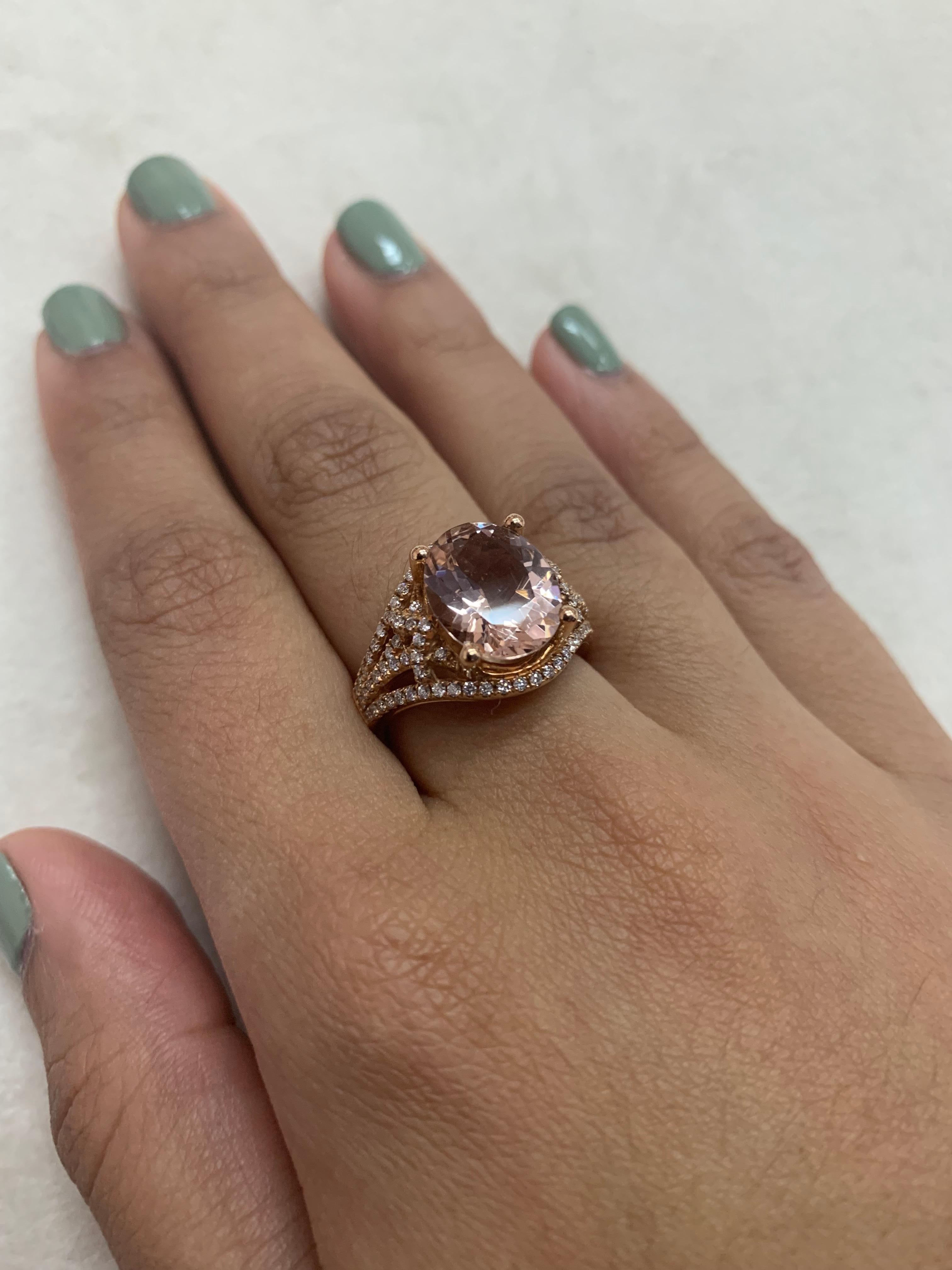 Oval Cut 3.6 Carat Morganite and Diamond Ring in 18 Karat Rose Gold For Sale