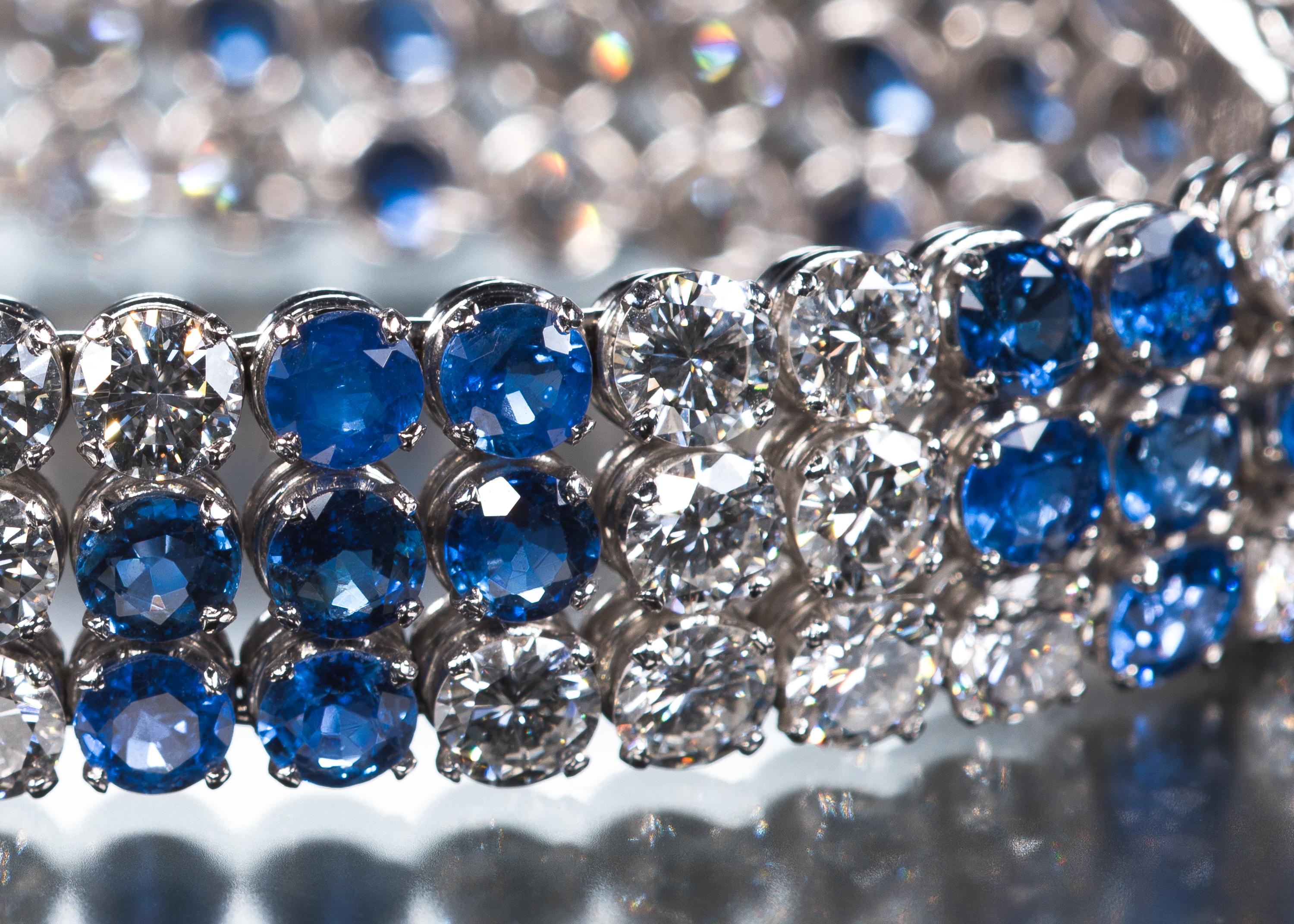 36 Carat of Blue Sapphires and Diamonds, Bracelet In Good Condition In Weston, MA
