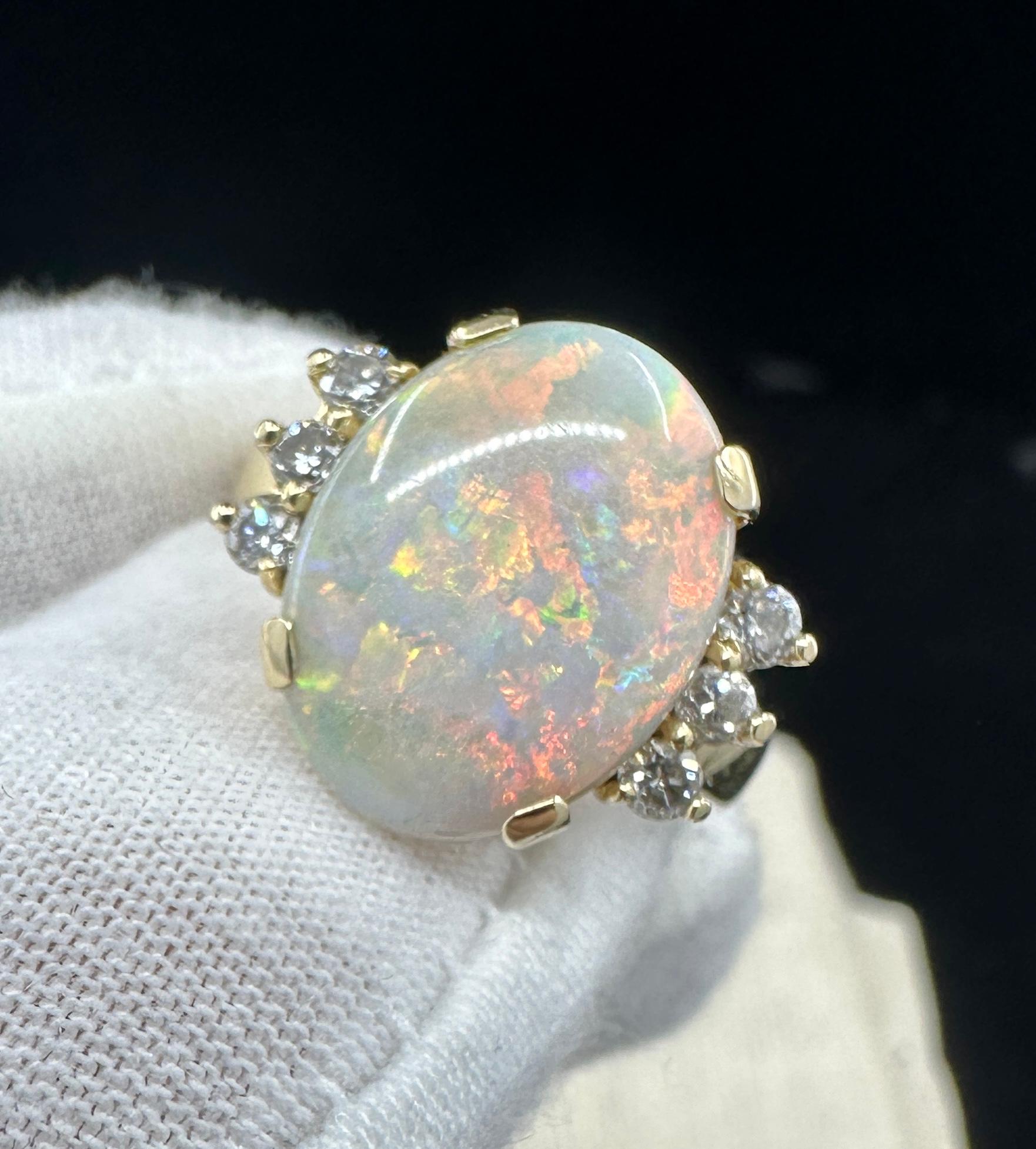 3,6 Karat Opal 6 Diamant Ring 14 Karat Gold Cocktail Erklärung Art Deco Ring (Art déco) im Angebot