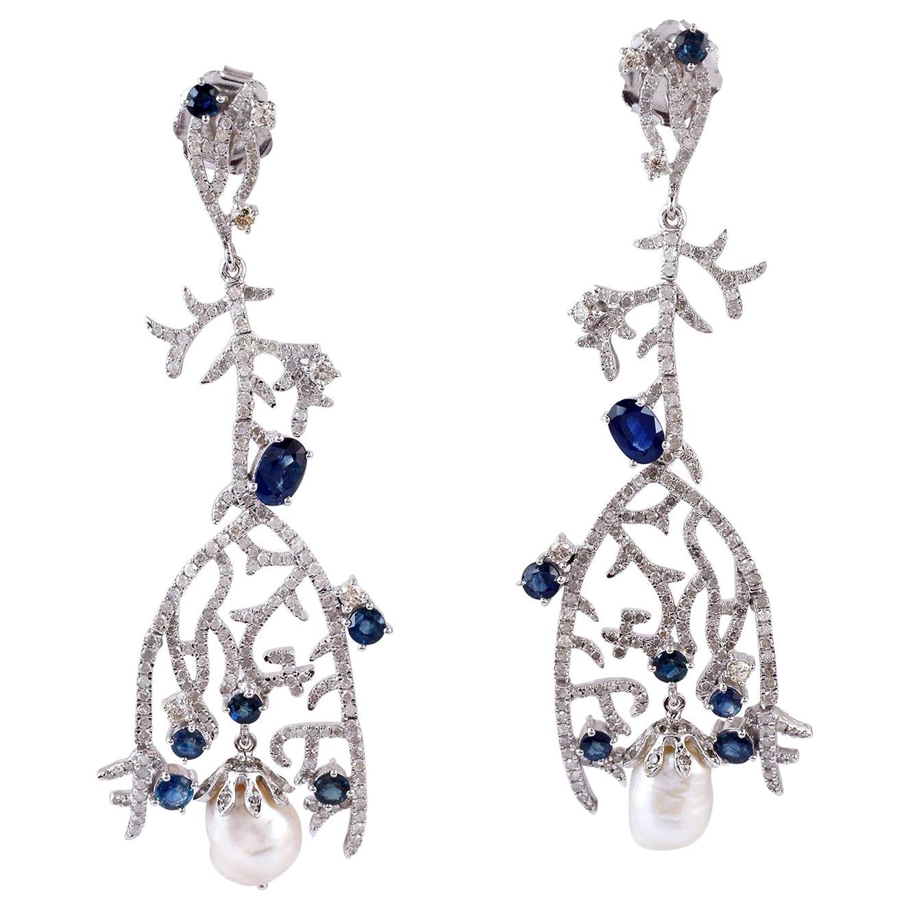 Boucles d'oreilles à voile en perles, diamants et saphirs de 3,6 carats