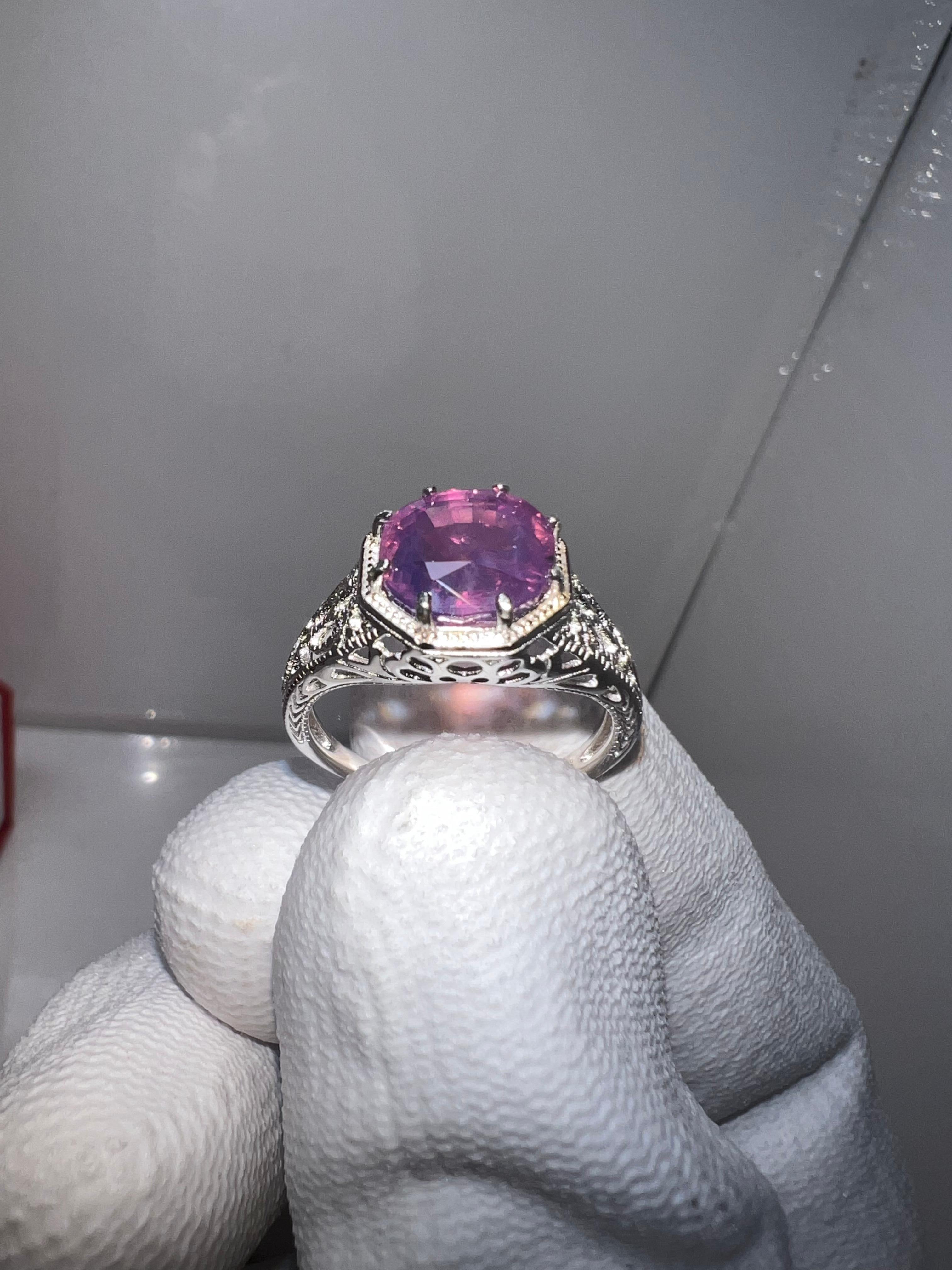 3.6 Carat Vivid Pink with Blue Hue Kashmir Sapphire Silver Ring In New Condition In Omaha, NE