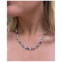 Collier de 36 carats de saphirs multicolores non chauffés et de diamants