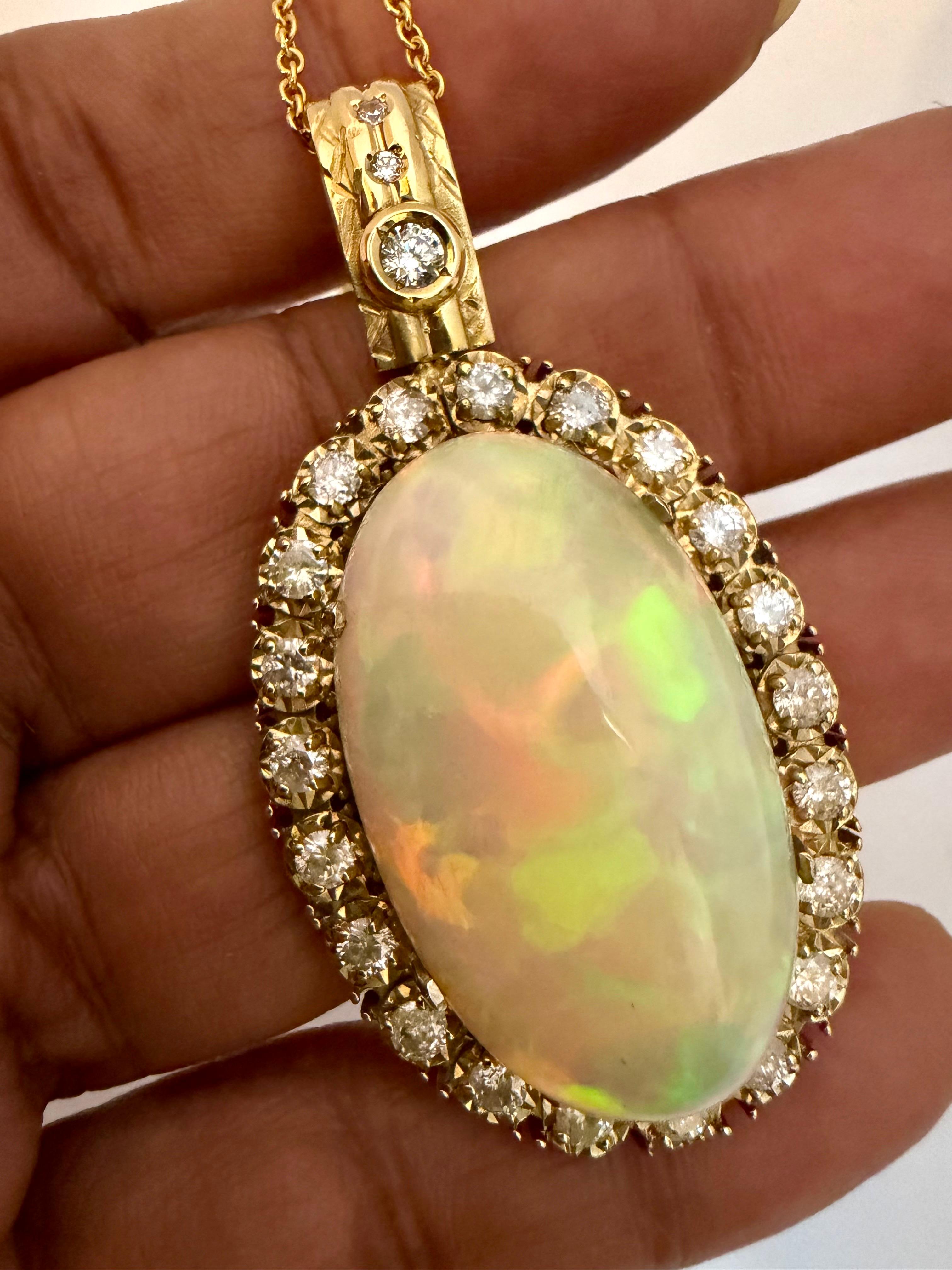 36 Karat Ovaler Äthiopischer Opal & 2,5 Karat Diamant Anhänger 14 Karat Gelbgold Halskette im Angebot 7