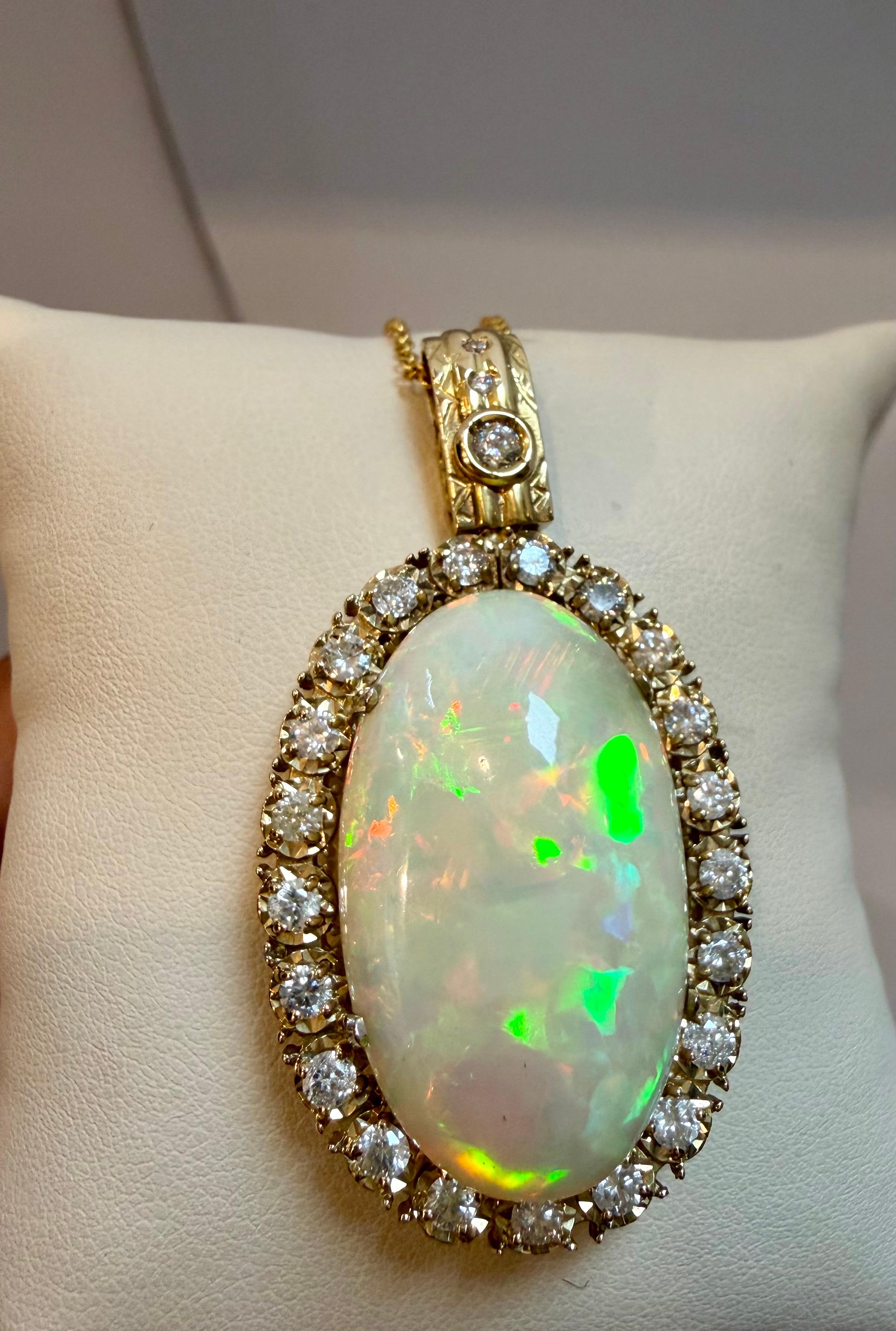 36 Karat Ovaler Äthiopischer Opal & 2,5 Karat Diamant Anhänger 14 Karat Gelbgold Halskette im Angebot 9