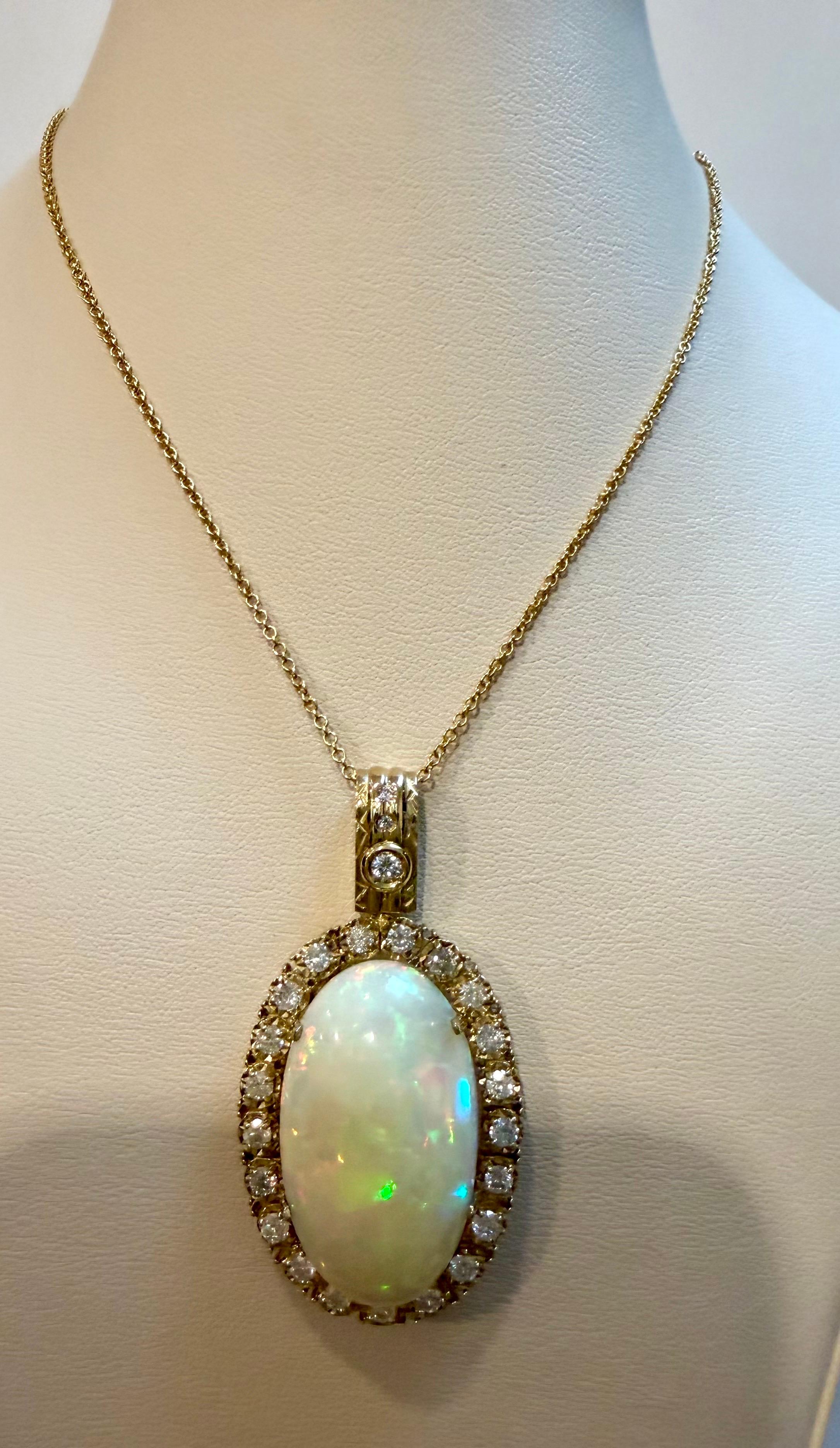 36 Karat Ovaler Äthiopischer Opal & 2,5 Karat Diamant Anhänger 14 Karat Gelbgold Halskette im Angebot 4