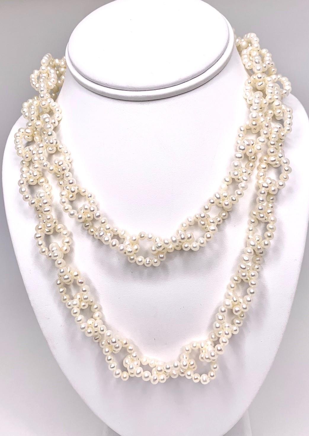 Perle Collier de 36 pouces à maillons ouverts en perles blanches avec fermoir argenté en vente
