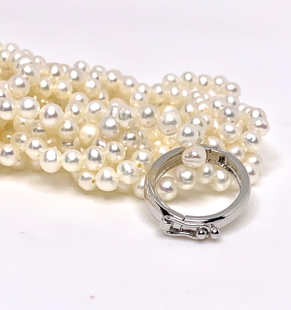 Collier de 36 pouces à maillons ouverts en perles blanches avec fermoir argenté en vente 1