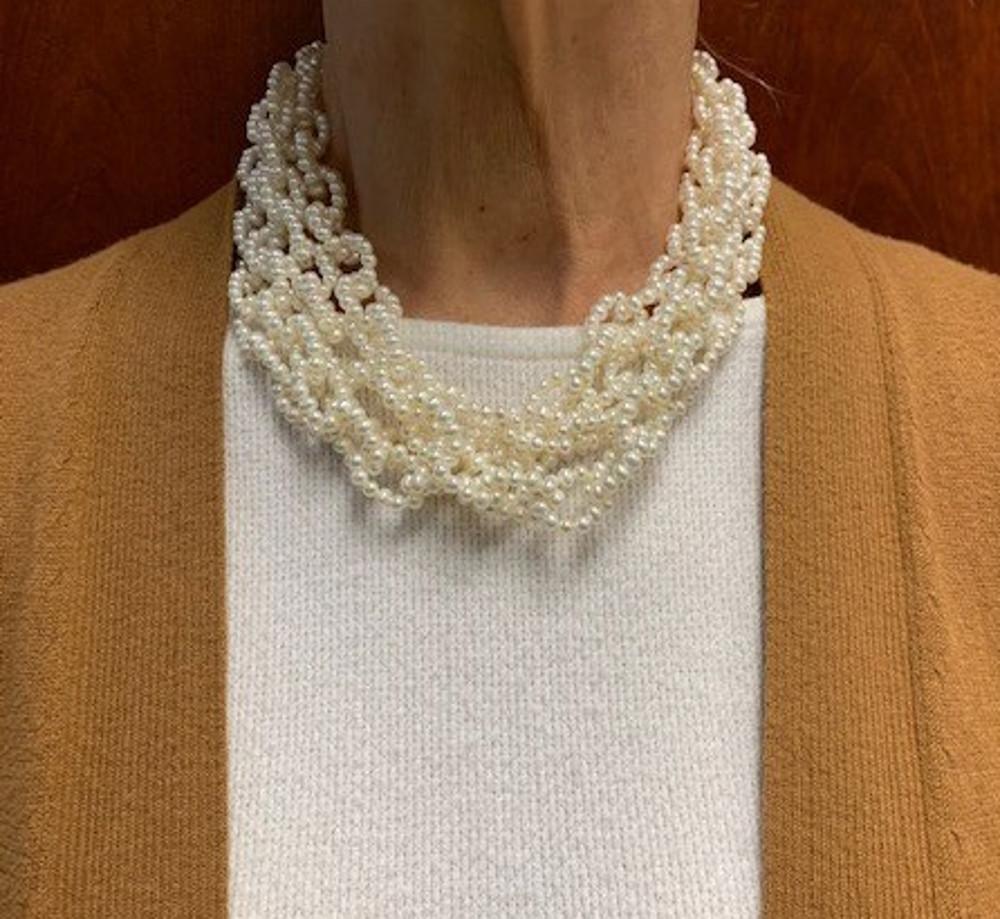 Collier de 36 pouces à maillons ouverts en perles blanches avec fermoir argenté en vente 3