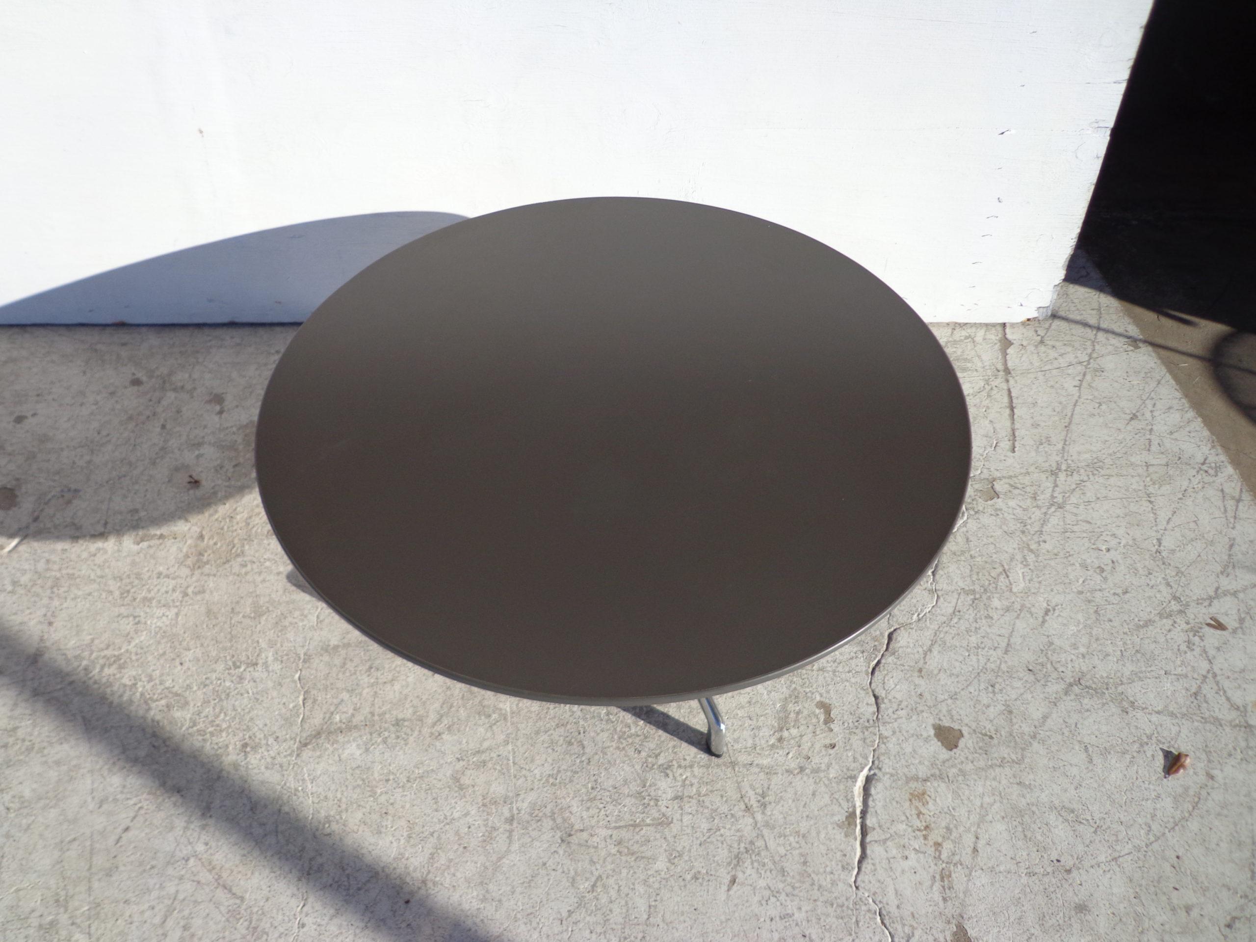 Keilhauer Coffee Table In Good Condition For Sale In Pasadena, TX