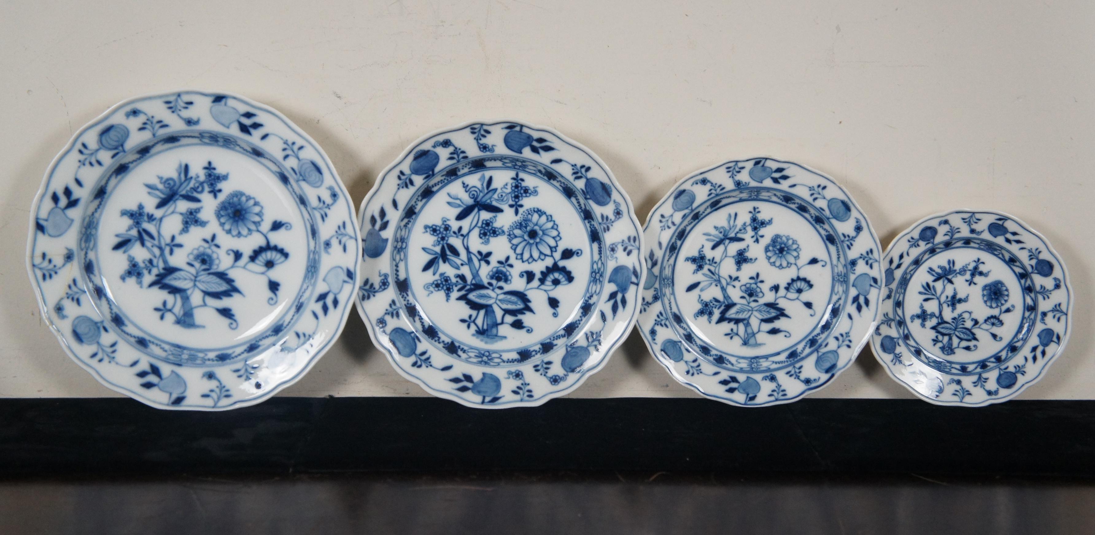 19th Century 36 Pc Antique Meissen Flow Blue Onion China Set X Sword Mark Germany Platters
