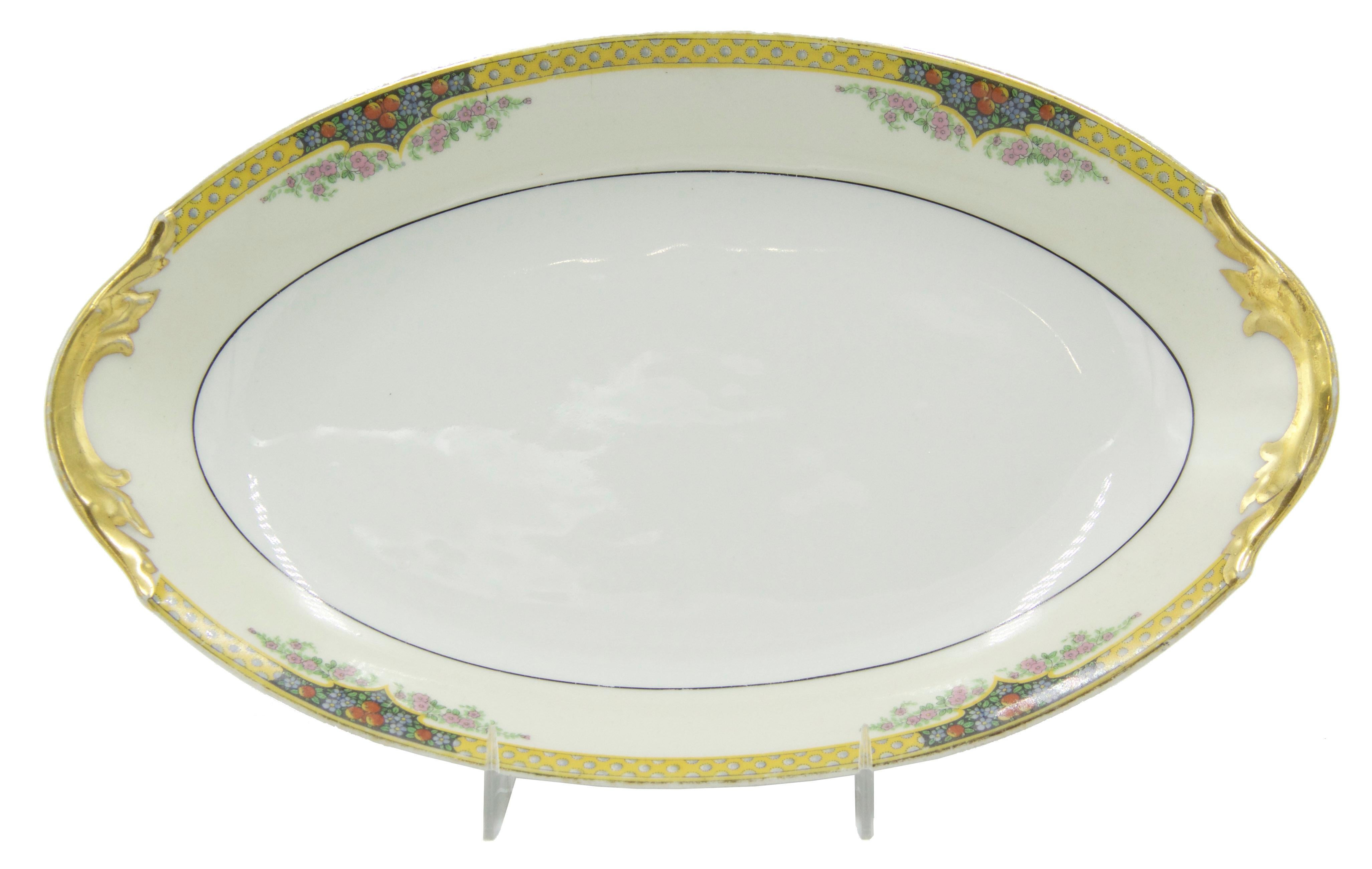 36-Piece French Victorian Limoges Porcelain Dinner Set For Sale 6