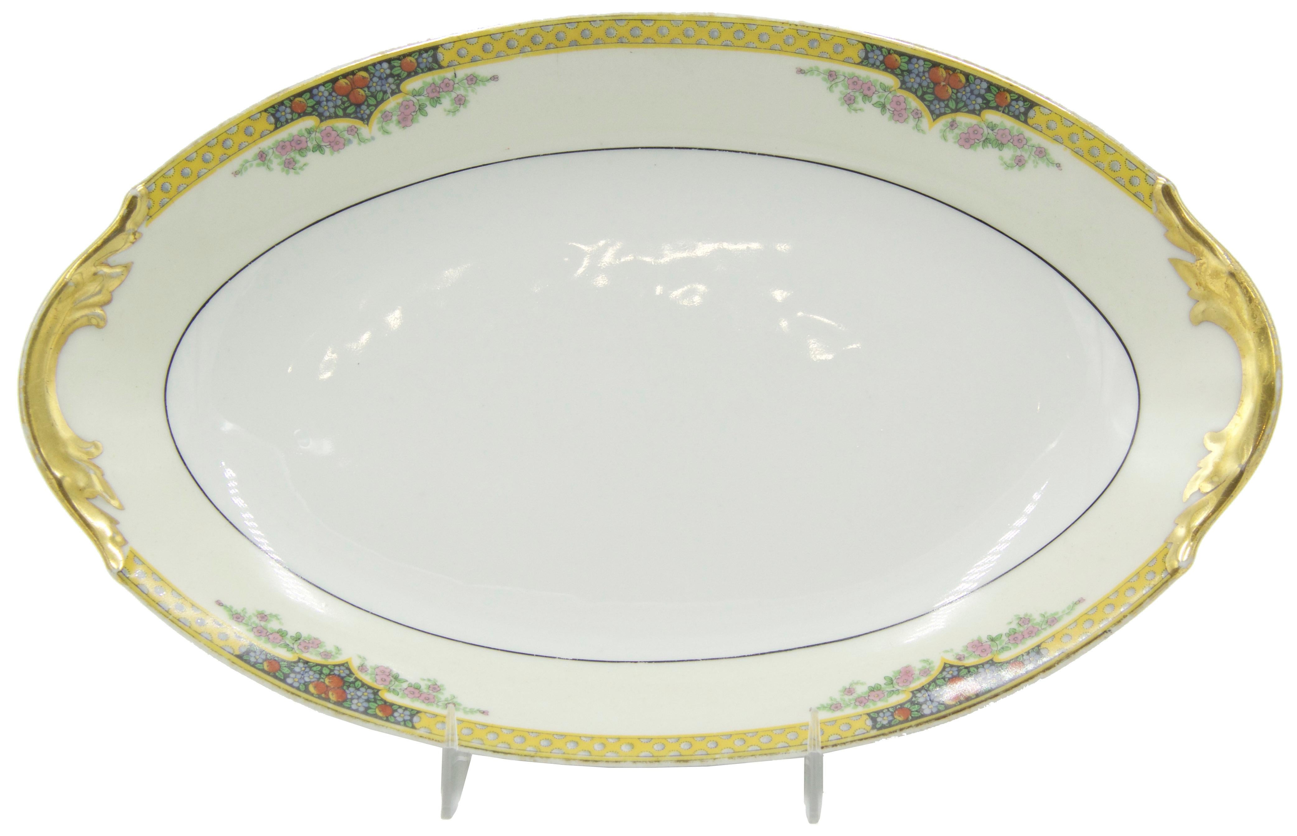 36-Piece French Victorian Limoges Porcelain Dinner Set For Sale 2