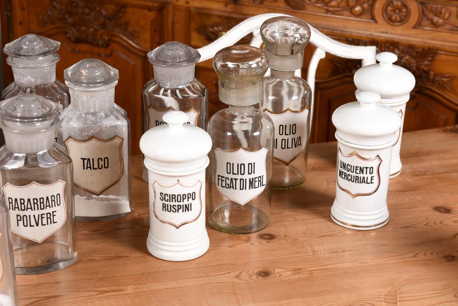 36 Apothekergefäße aus italienischem Glas oder Porzellan im Vintage-Stil mit Etiketten, verkauft pro Stück im Angebot 6