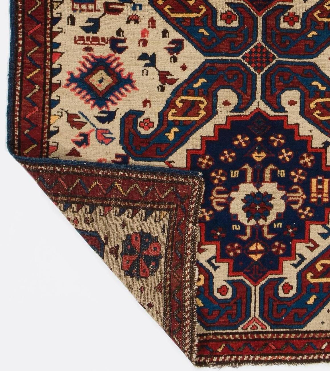 3'6''x5'2'' Antiker kaukasischer Seichur-Teppich. 'Kunst auf dem Boden' (Kasachisch) im Angebot