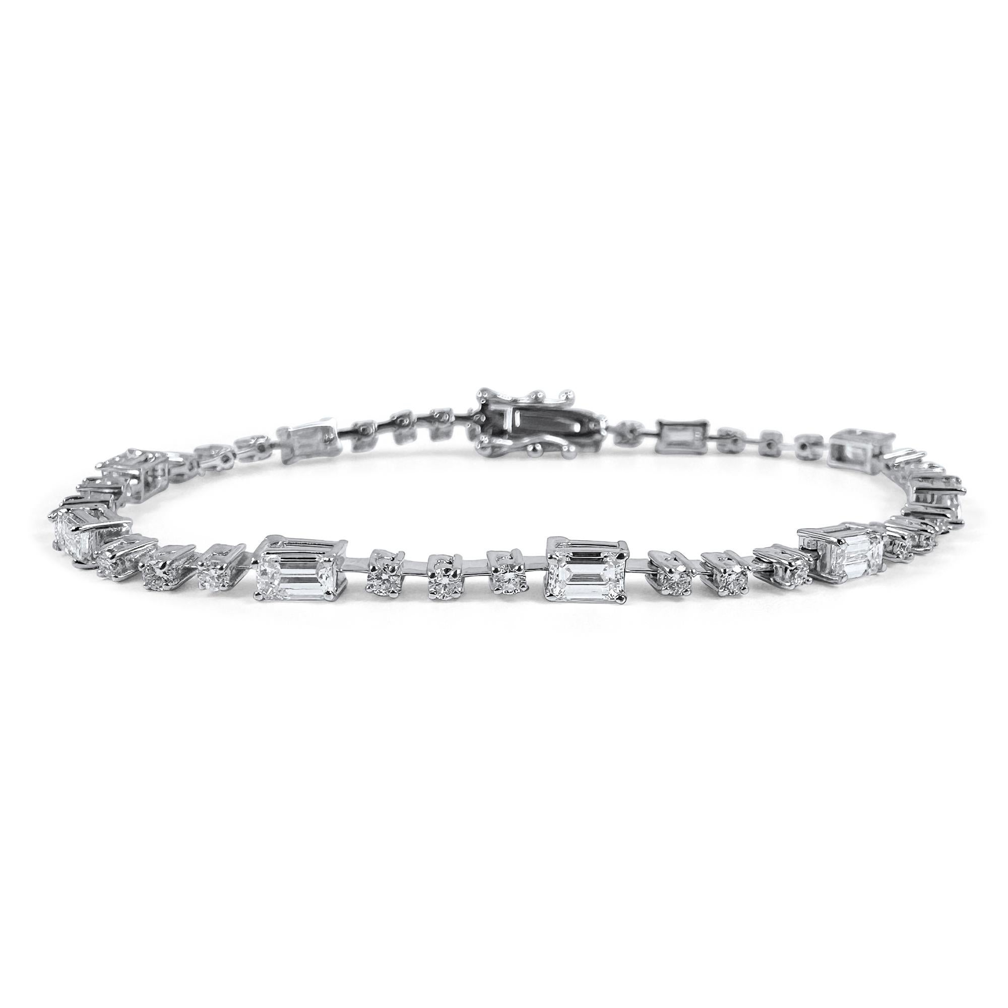 Zafiro azul y diamante de 3,60 quilates Pulsera de tenis de moda en oro blanco de 14 quilates en venta 1