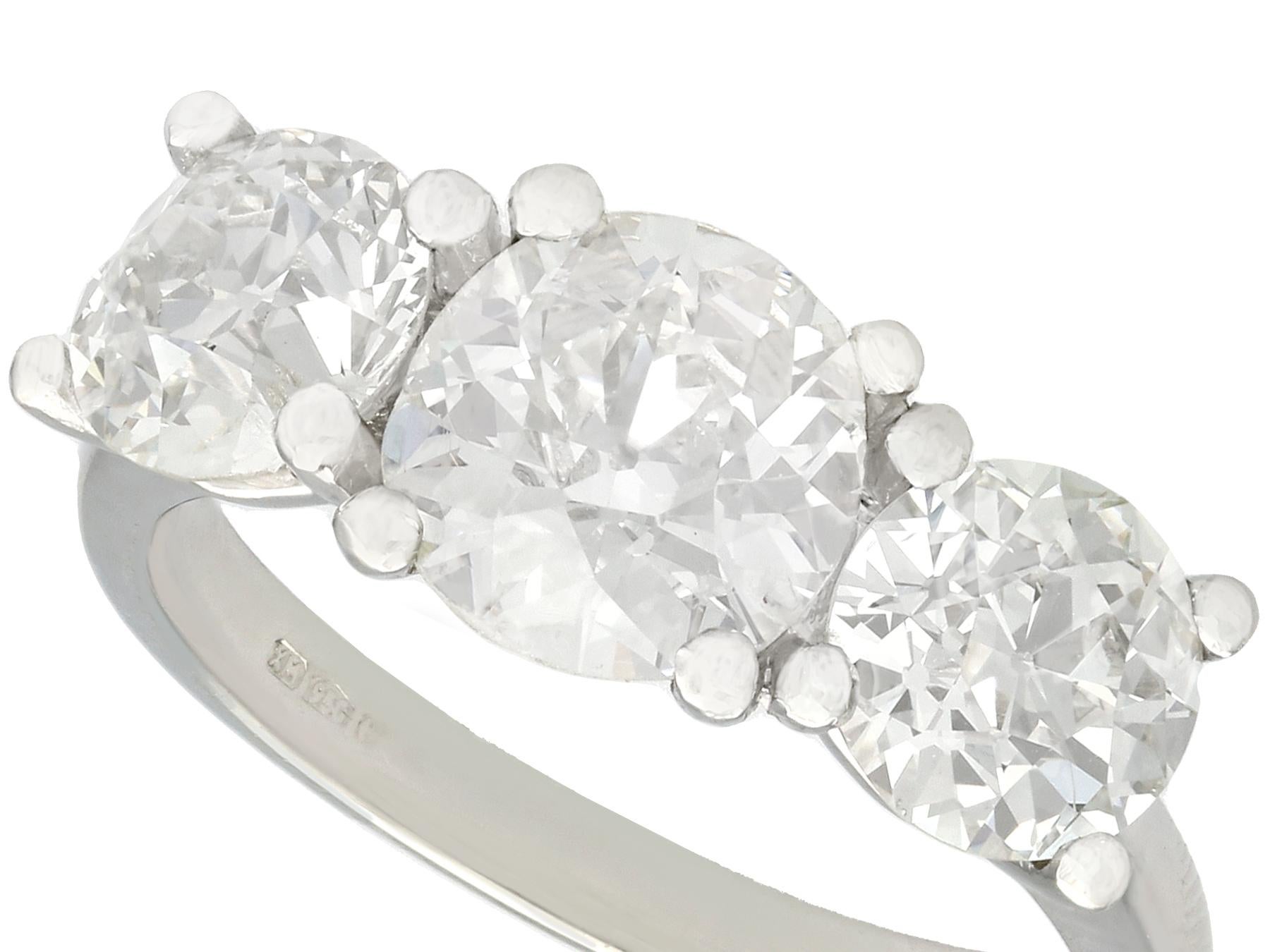 3.60 Carat Diamond and Platinum Trilogy Ring In Excellent Condition In Jesmond, Newcastle Upon Tyne