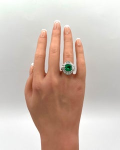 Anello con smeraldo e diamante da 3.60 carati in platino