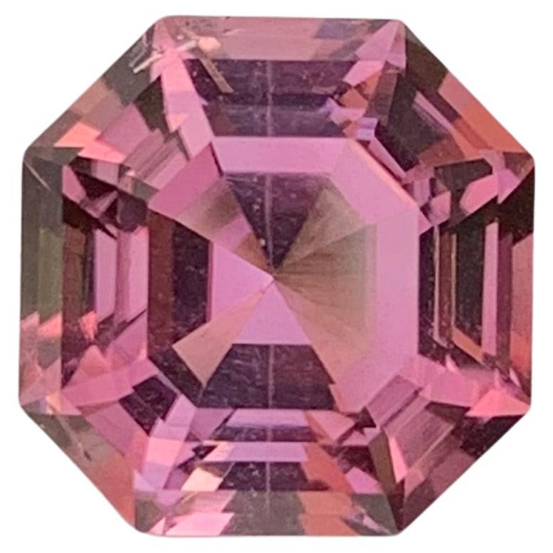 3,60 Carati Gemma sfaccettata di tormalina rosa maroon a forma di ottagono per anello in vendita