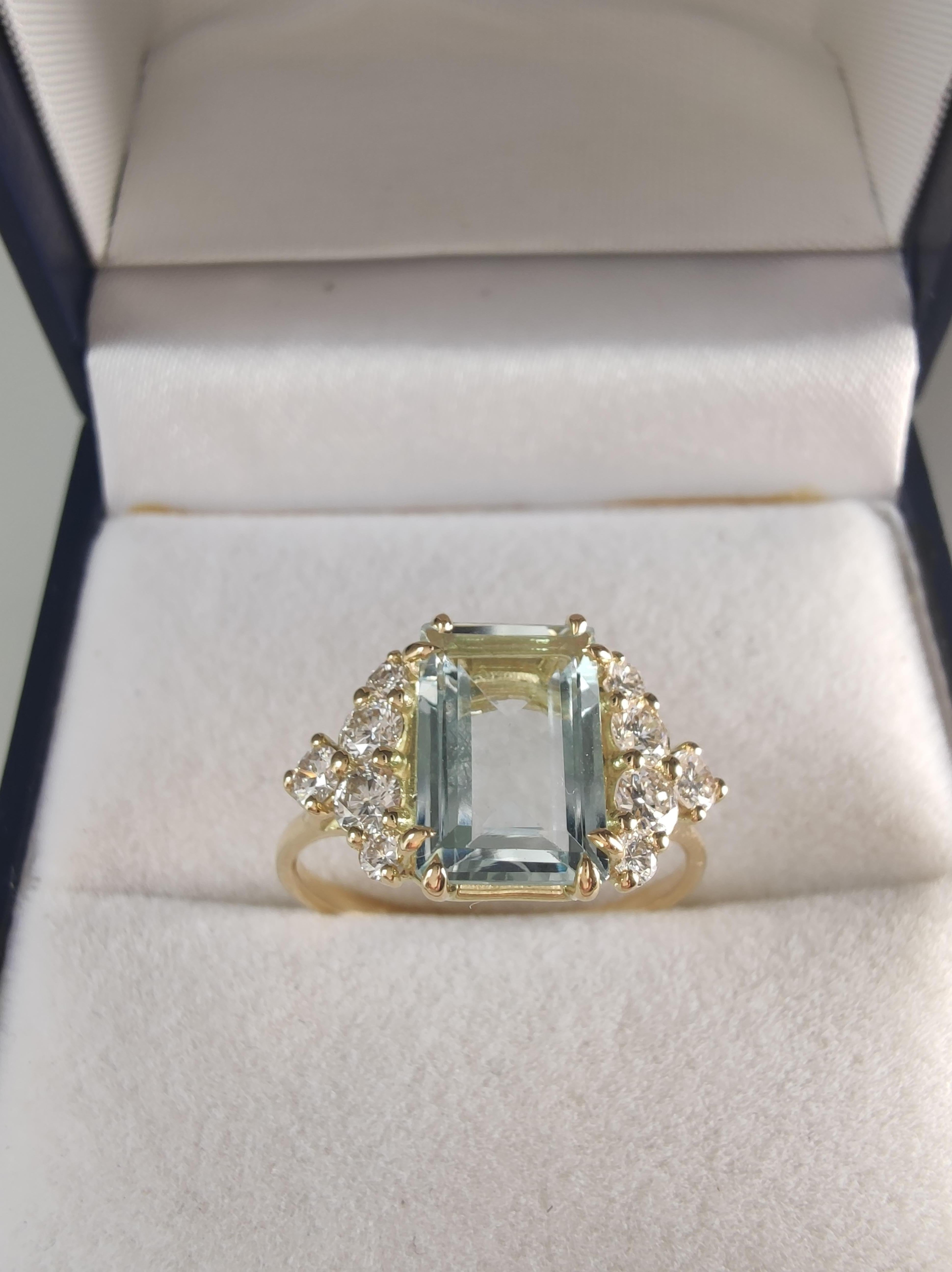 3.60 Carat Natural Aquamarine  0.45 Carat  Diamond Ring  18K Yellow solid Gold In New Condition For Sale In Sant Josep de sa Talaia, IB