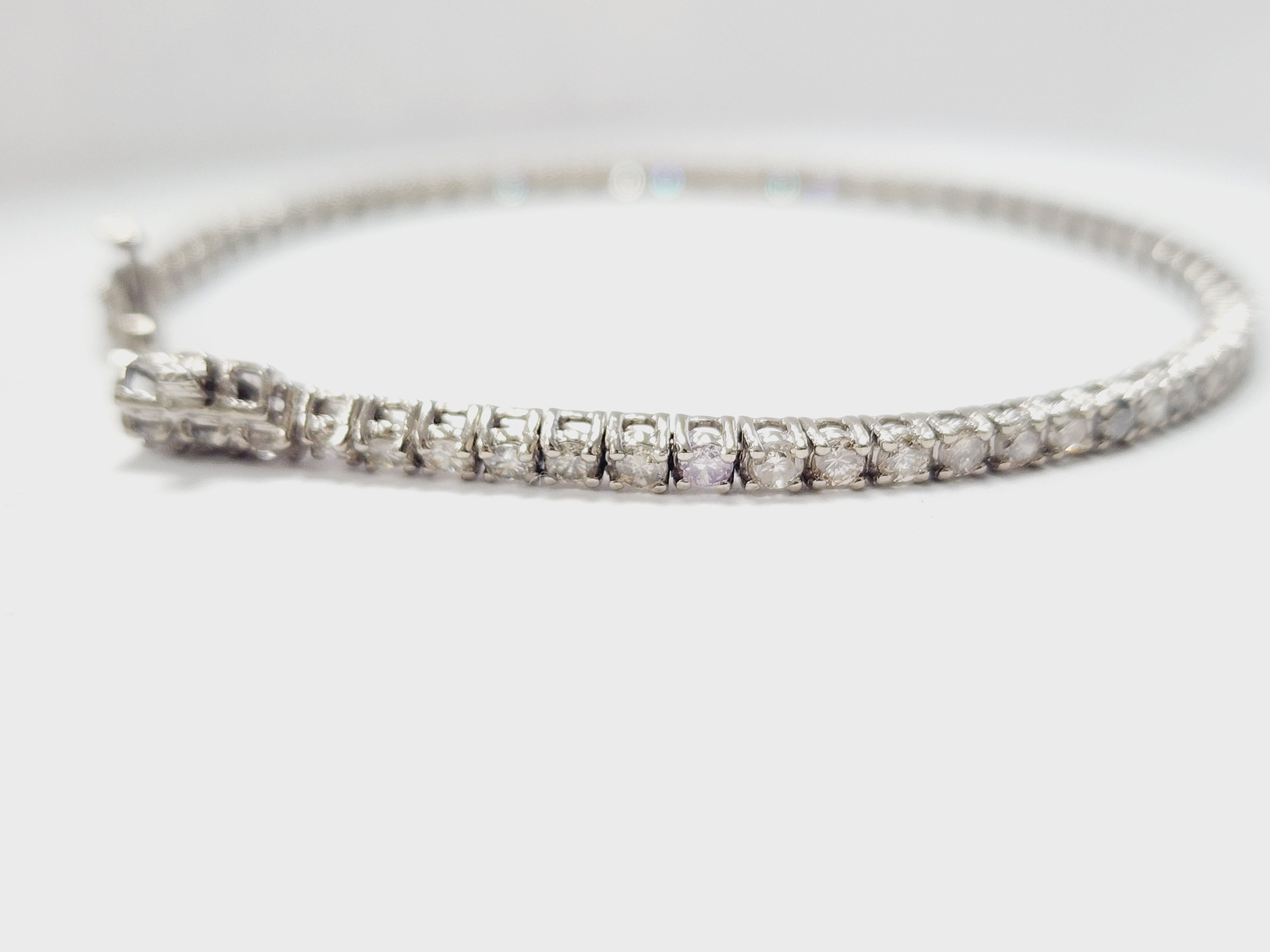 3.60 Carat Natural Diamond Tennis Bracelet 14 Karat White Gold In New Condition In Great Neck Plaza, NY