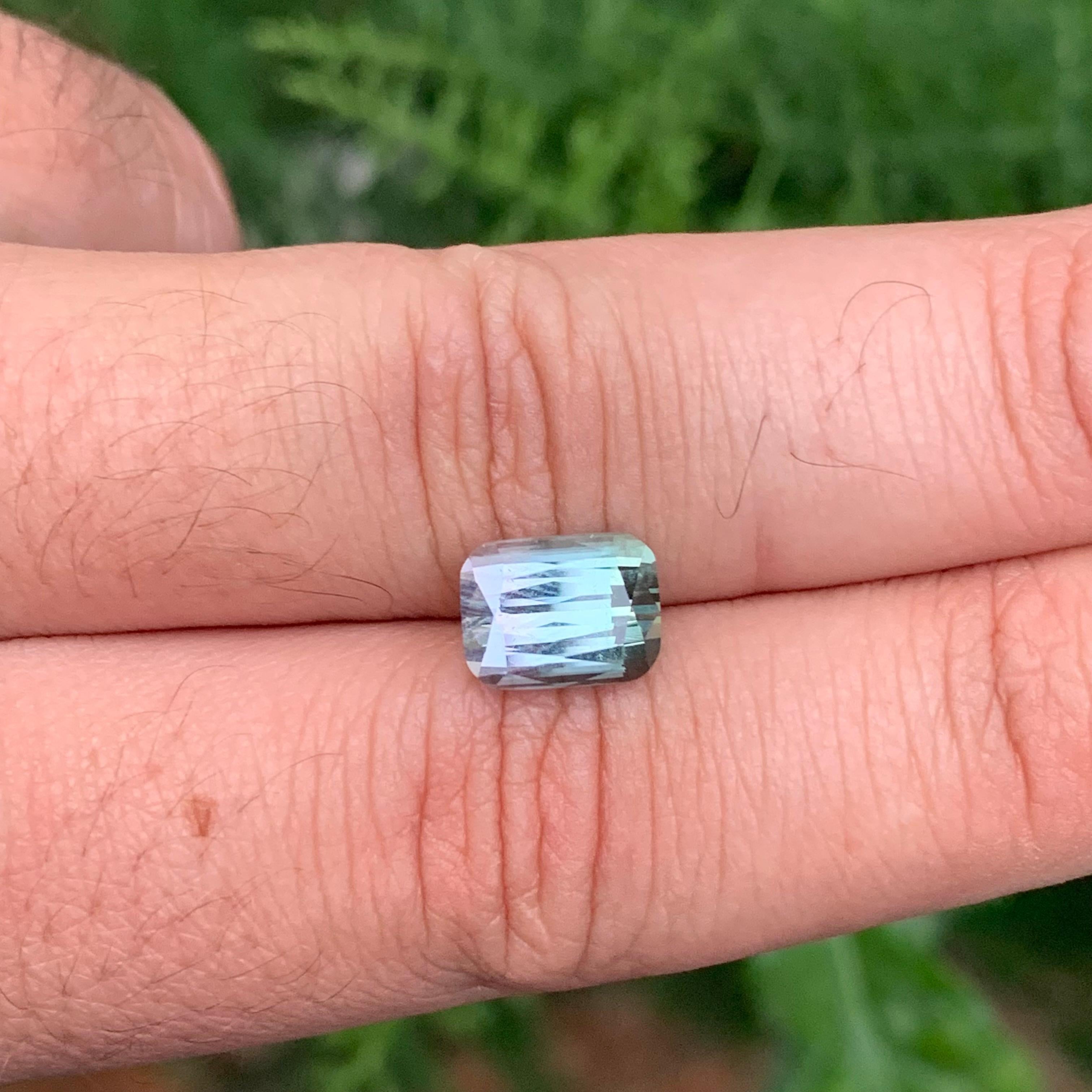 3.60 Carat Natural Loose Bi Colour Tourmaline Cushion Shape Gem en vente 5