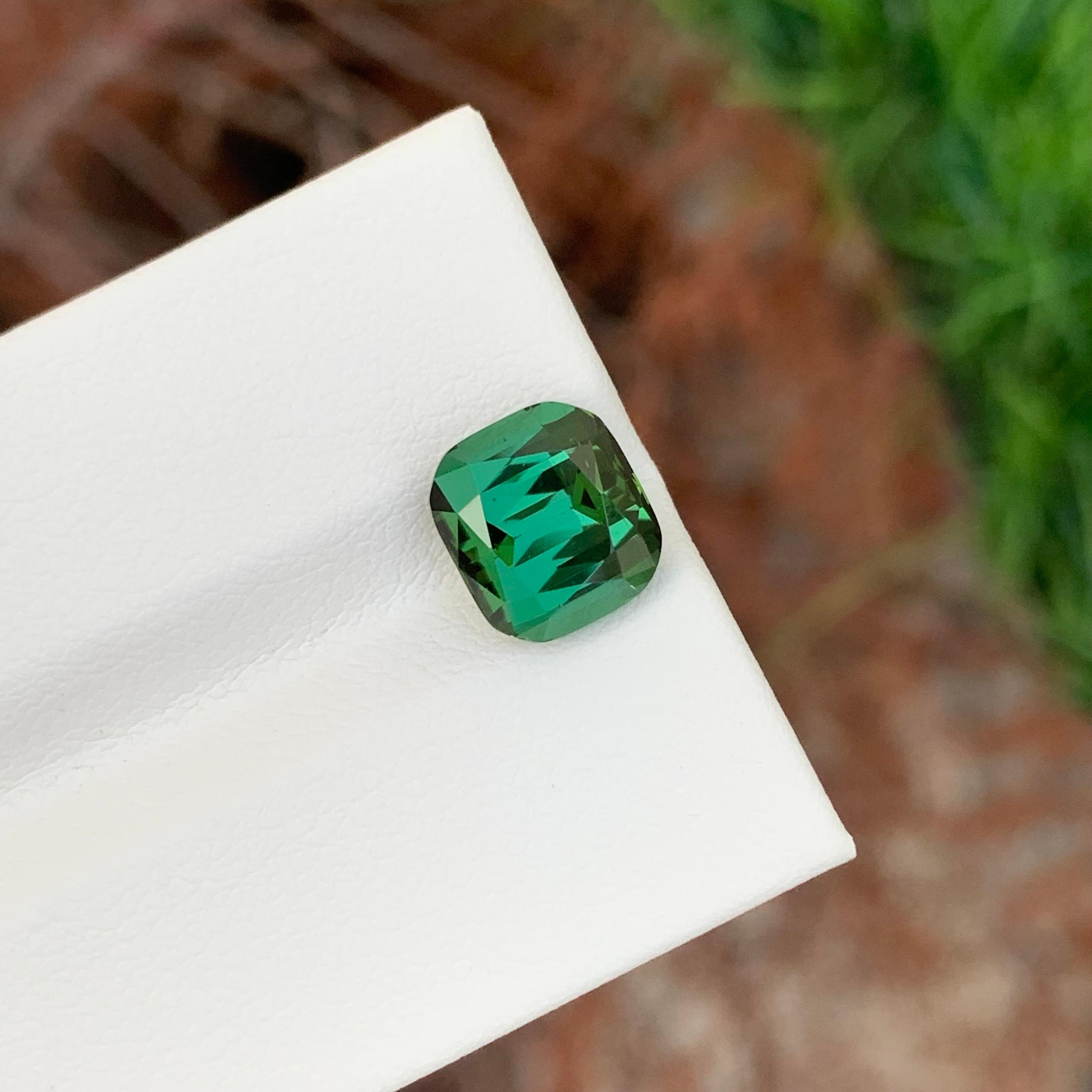 3.60 Carat Natural Loose Blue Green Tourmaline Cushion Shape Gemstone (Tourmaline bleue verte en forme de coussin) en vente 4