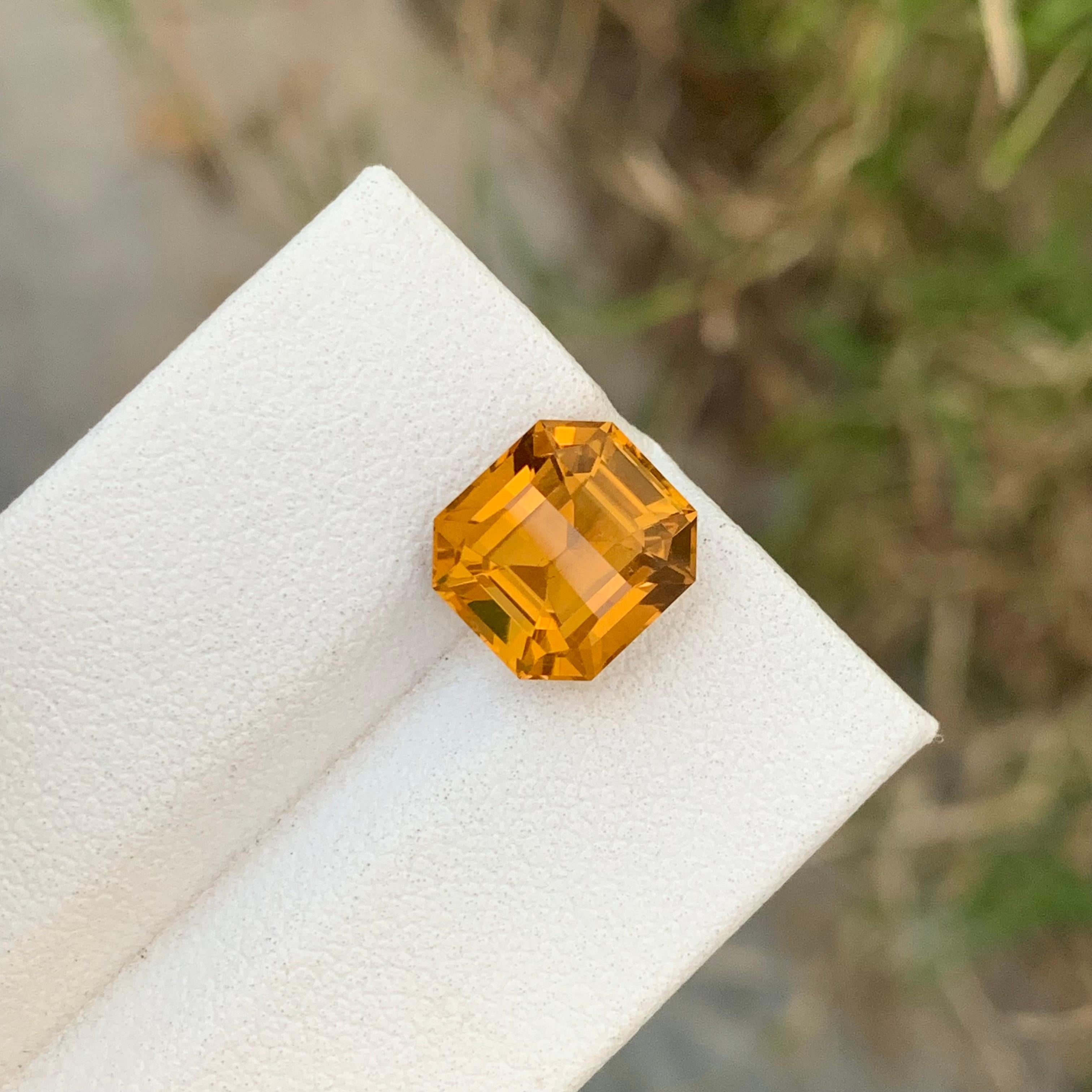 3.60 Carat Natural Loose Citrine Octagon Shape Gem From Earth Mine  In New Condition For Sale In Peshawar, PK