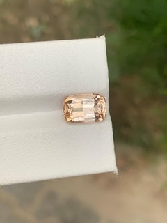 3.60 Carat Natural Loose Imperial Topaz Cushion Shape Gemstone (pierre précieuse en forme de coussin)