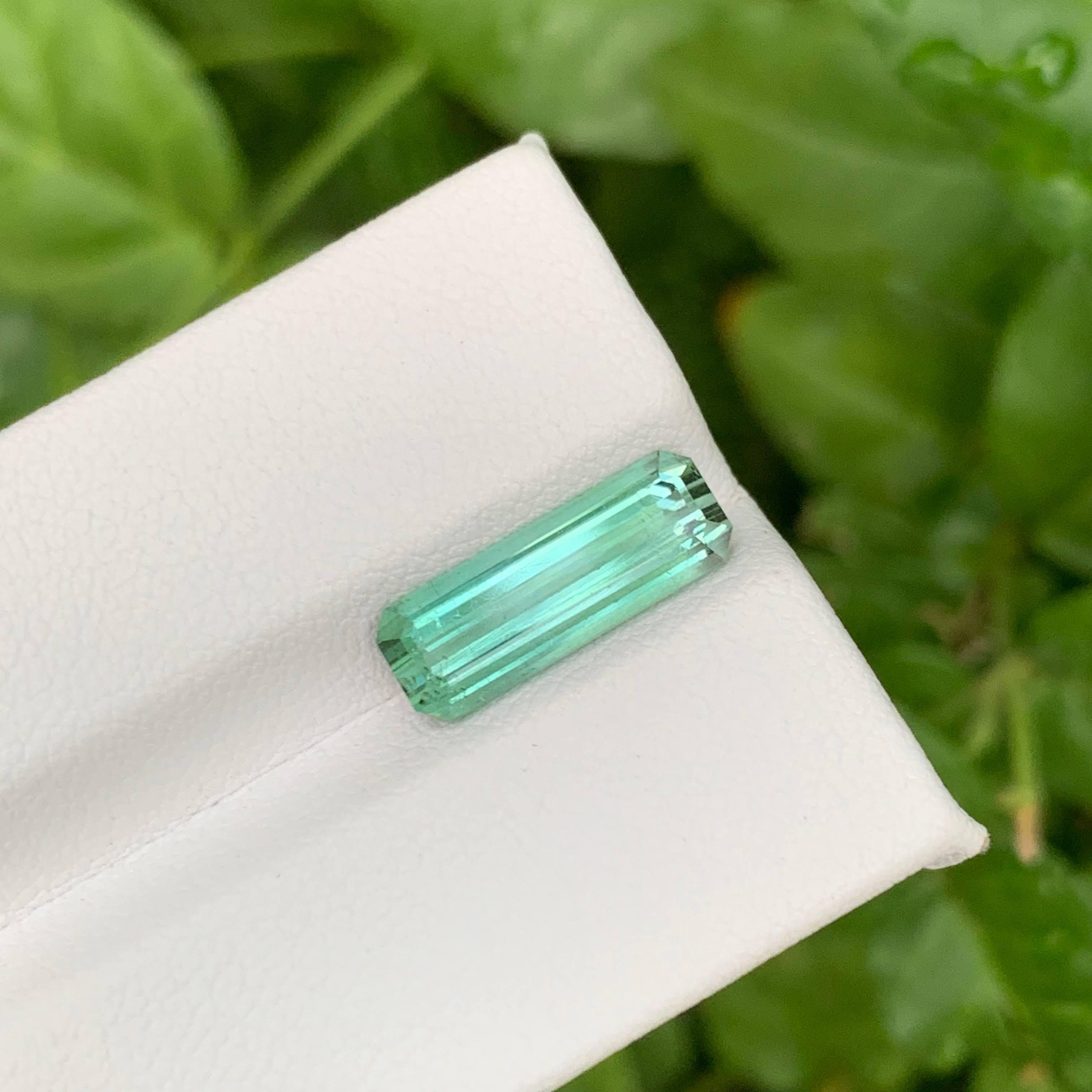 Taglio smeraldo 3.60 carati di tormalina verde chiaro naturale sfusa con taglio a smeraldo Gemma afgana in vendita
