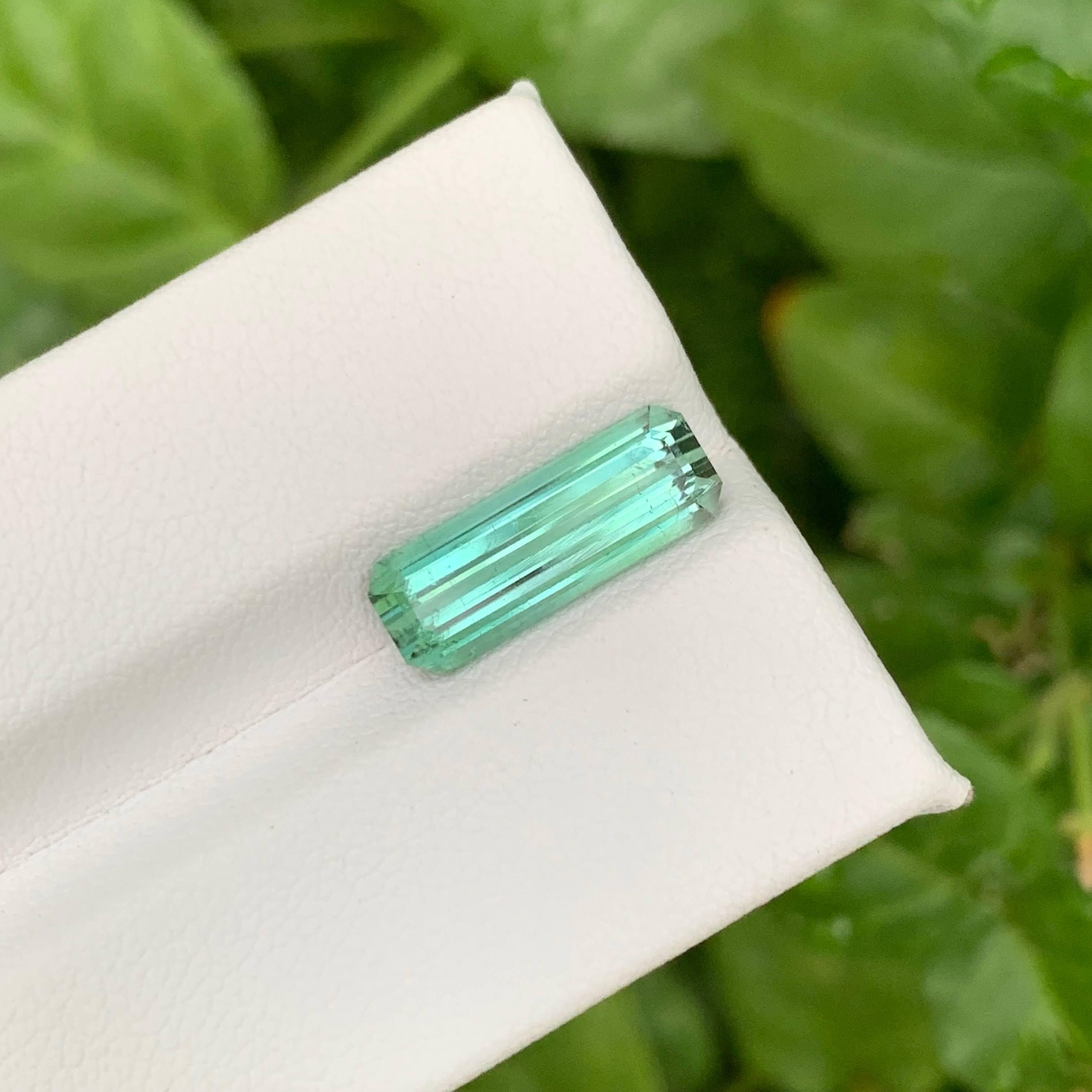 3.60 carati di tormalina verde chiaro naturale sfusa con taglio a smeraldo Gemma afgana In condizioni Nuovo in vendita a Bangkok, TH