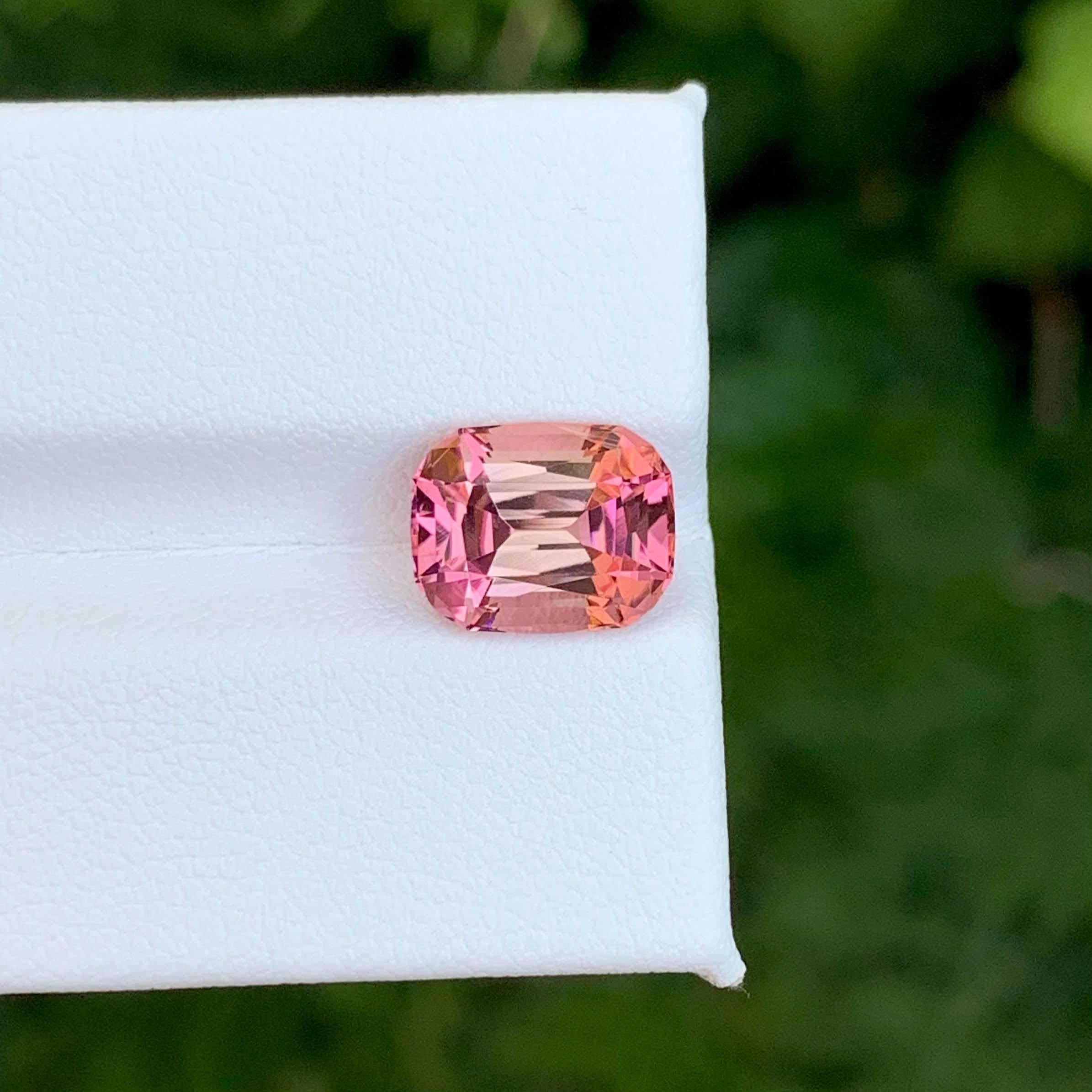 Peso 3,60 carati 
Dimensioni 10,1x8,1x6,3mm
Trattamento Nessuno
Origine afgana 
Pulizia degli occhi di chiarezza 
Forma taglio cuscino 




Questa tormalina rosa pesca naturale sfusa da 3,60 carati è una gemma davvero affascinante, estratta dai