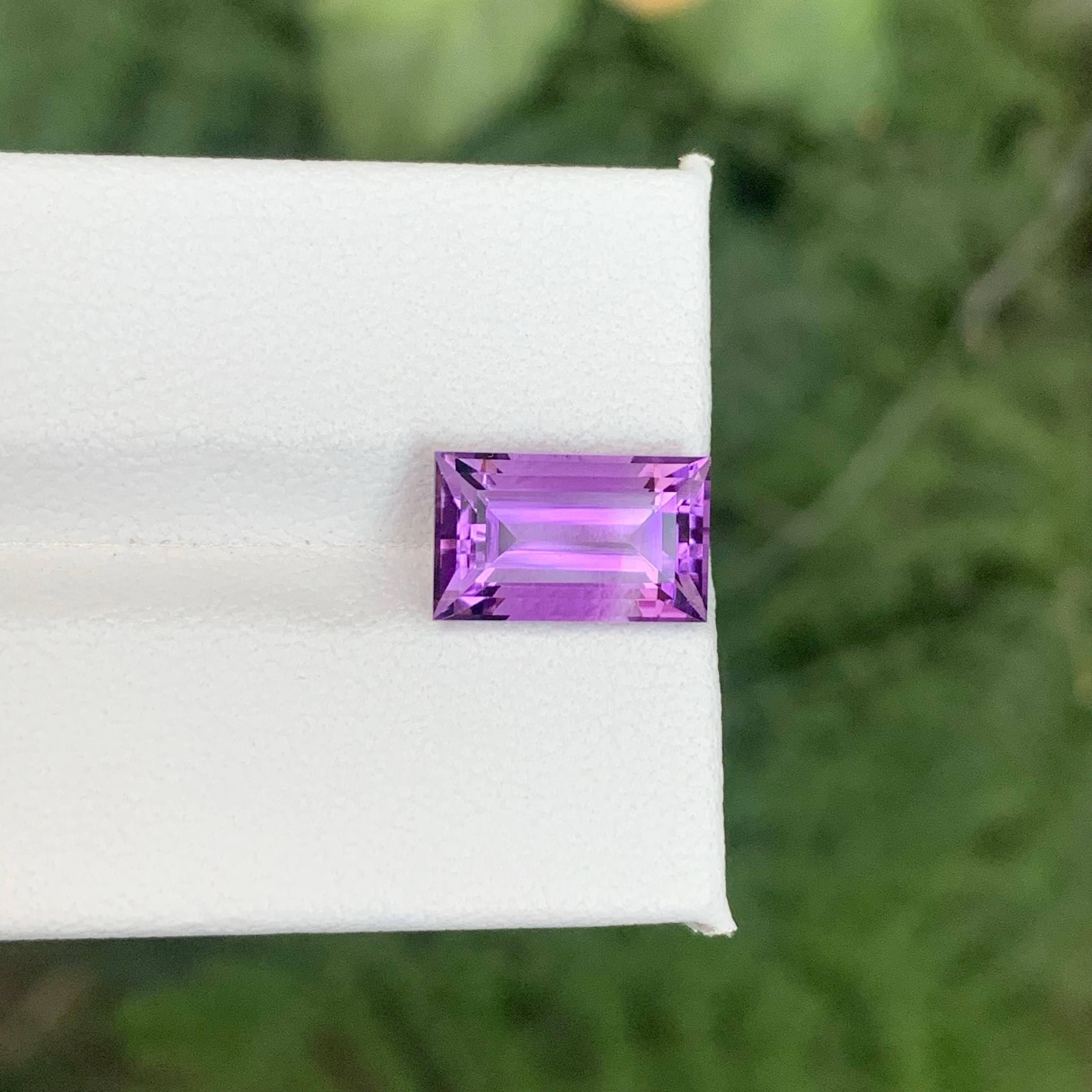 3.60 Carat Natural Loose Purple Amethyst Stone Baguette Cut Brazilian Gemstone (pierre précieuse brésilienne taillée en baguette) Neuf - En vente à Bangkok, TH