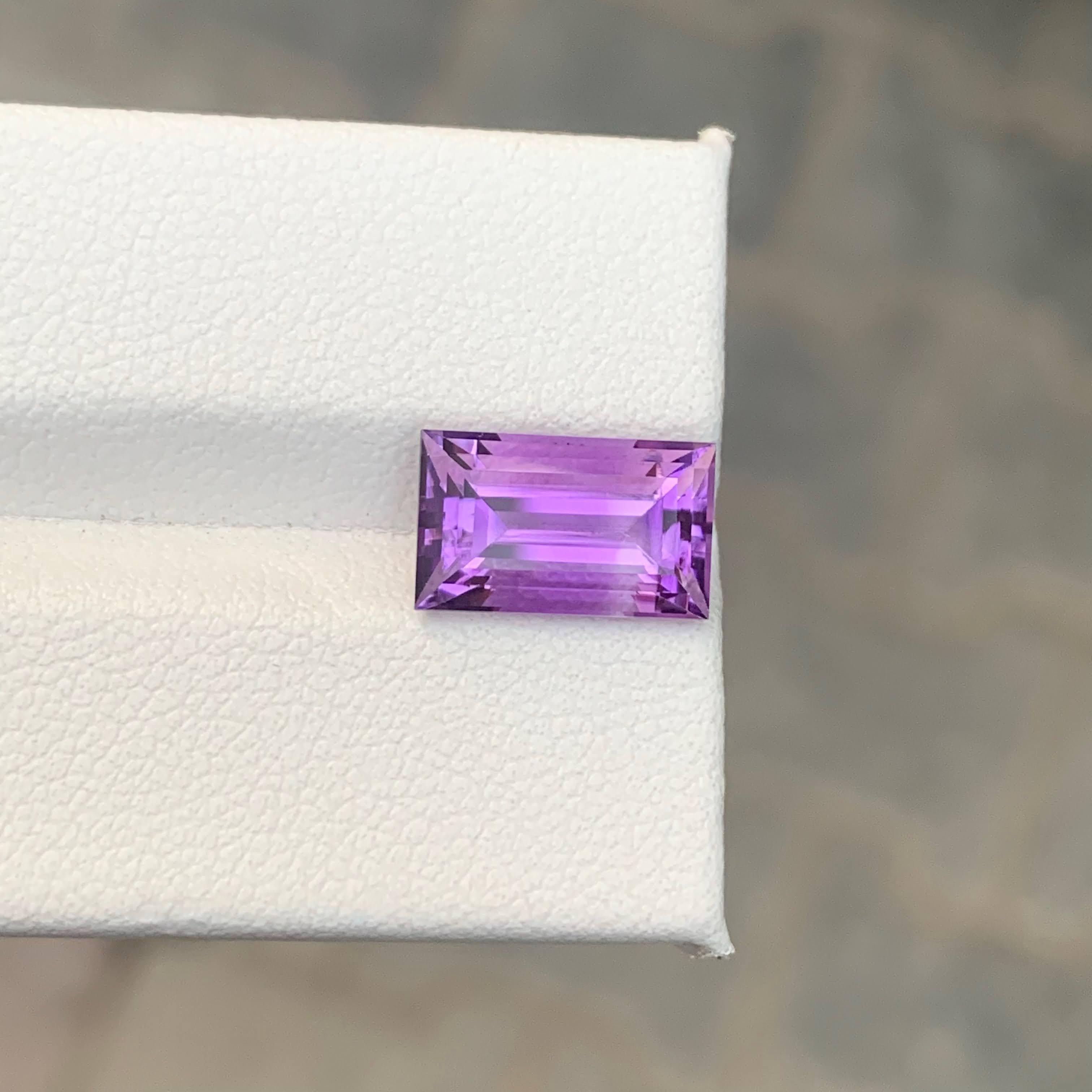 3.60 Carat Natural Loose Purple Amethyst Stone Baguette Cut Brazilian Gemstone (pierre précieuse brésilienne taillée en baguette) en vente 2