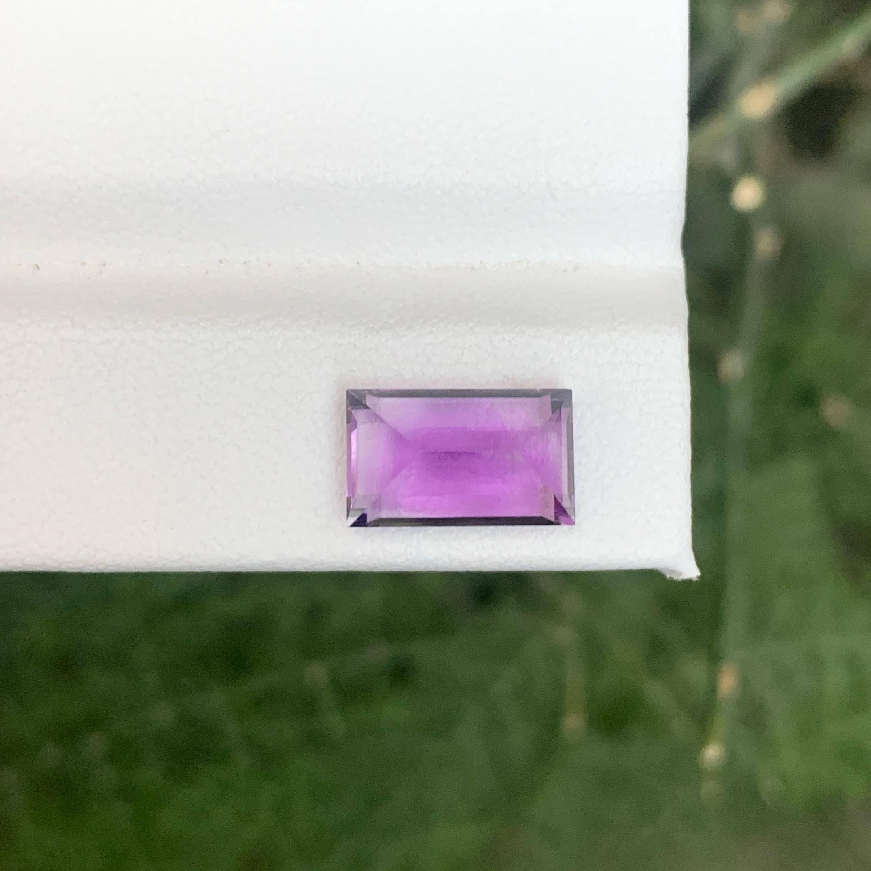 3.60 Carat Natural Loose Purple Amethyst Stone Baguette Cut Brazilian Gemstone (pierre précieuse brésilienne taillée en baguette) en vente 3