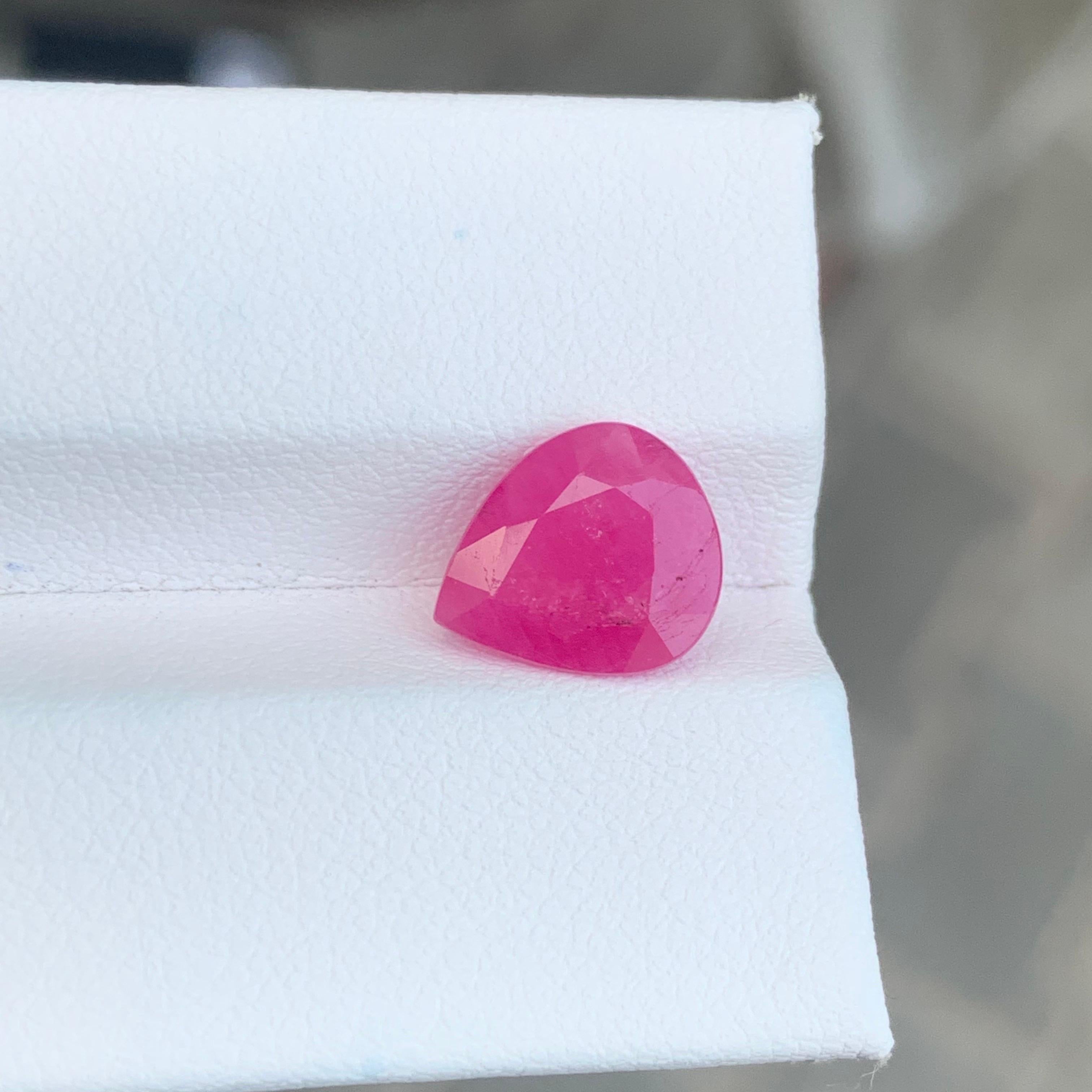 Rubino sciolto

Peso: 3,60 Carati
Dimensioni: 10,3 x 8,8 x 4,7 mm
Origine: Jagdalek Afghanistan
Forma: A pera
Colore: rosa
Trattamento: Non / Naturale
Certificato: Su richiesta

Jagdalek, situata nell'Afghanistan orientale, è rinomata per i suoi