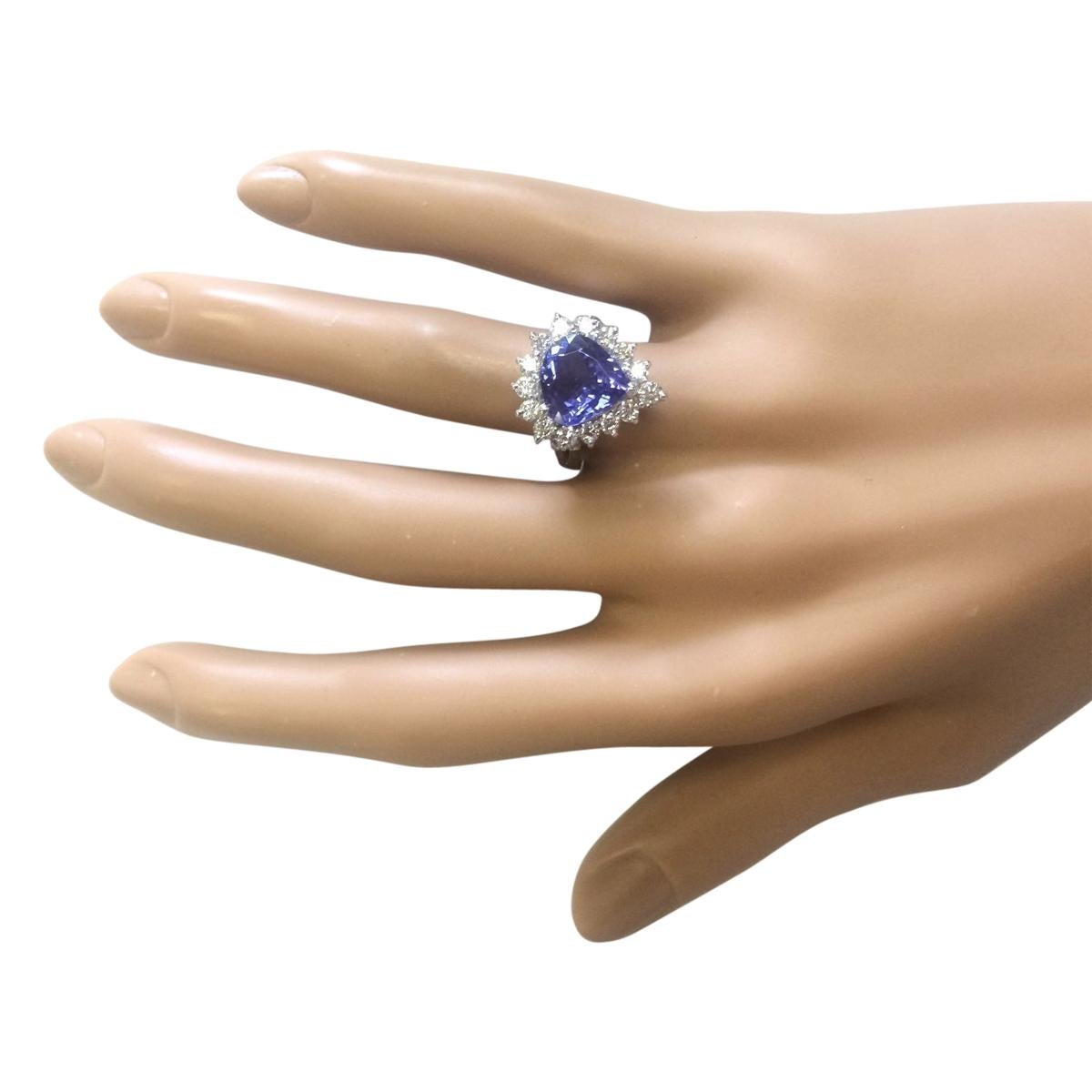 Natural Tanzanite 14 Karat White Gold Diamond Ring In New Condition For Sale In Los Angeles, CA