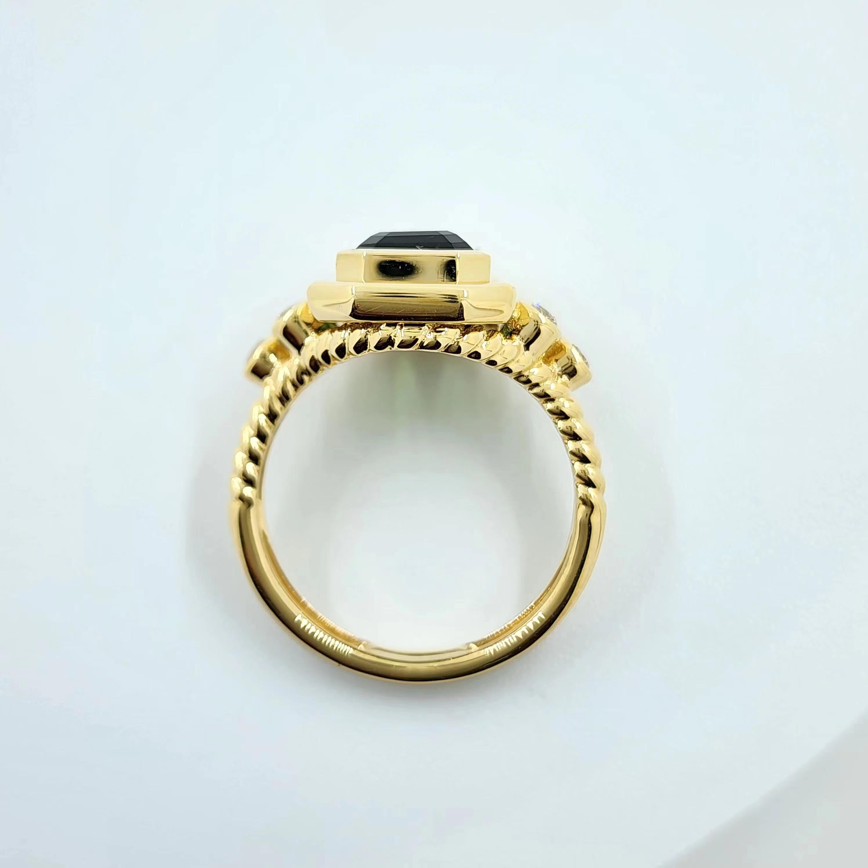 3.60 Carat Vivid Green Tourmaline Cocktail Ring in 18K Yellow Gold In New Condition For Sale In Hong Kong, HK