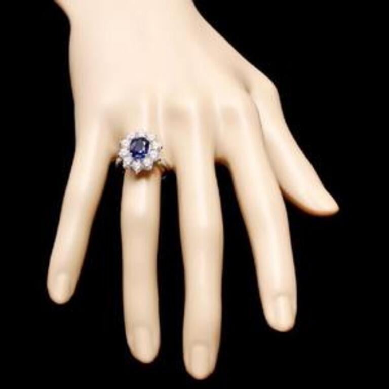Round Cut 3.60 Carat Exquisite Natural Blue Sapphire and Diamond 14 Karat Solid White Gold For Sale