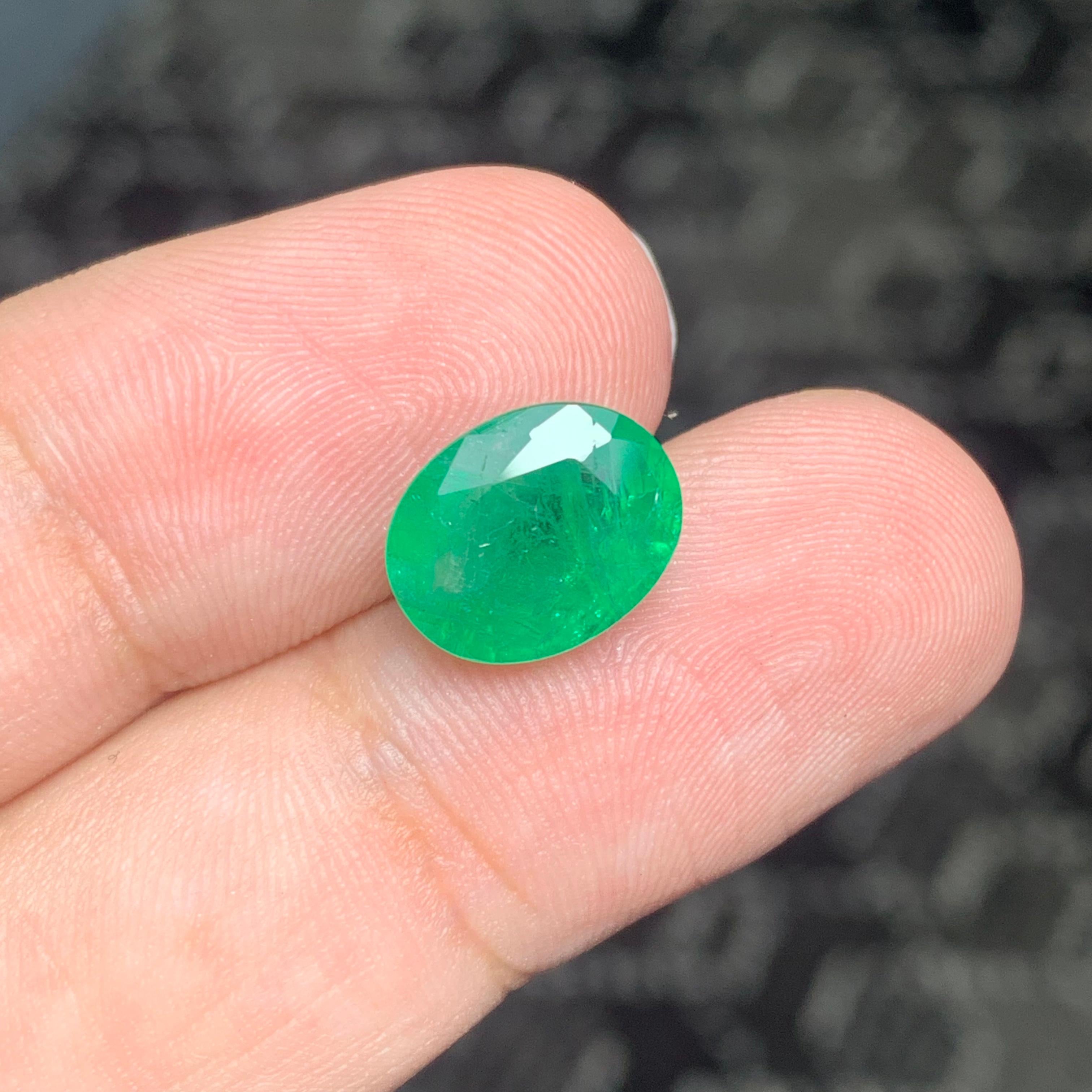 Art Deco 3.60 Carats Natural Loose Green Emerald Oval Shape From Zambia Mine