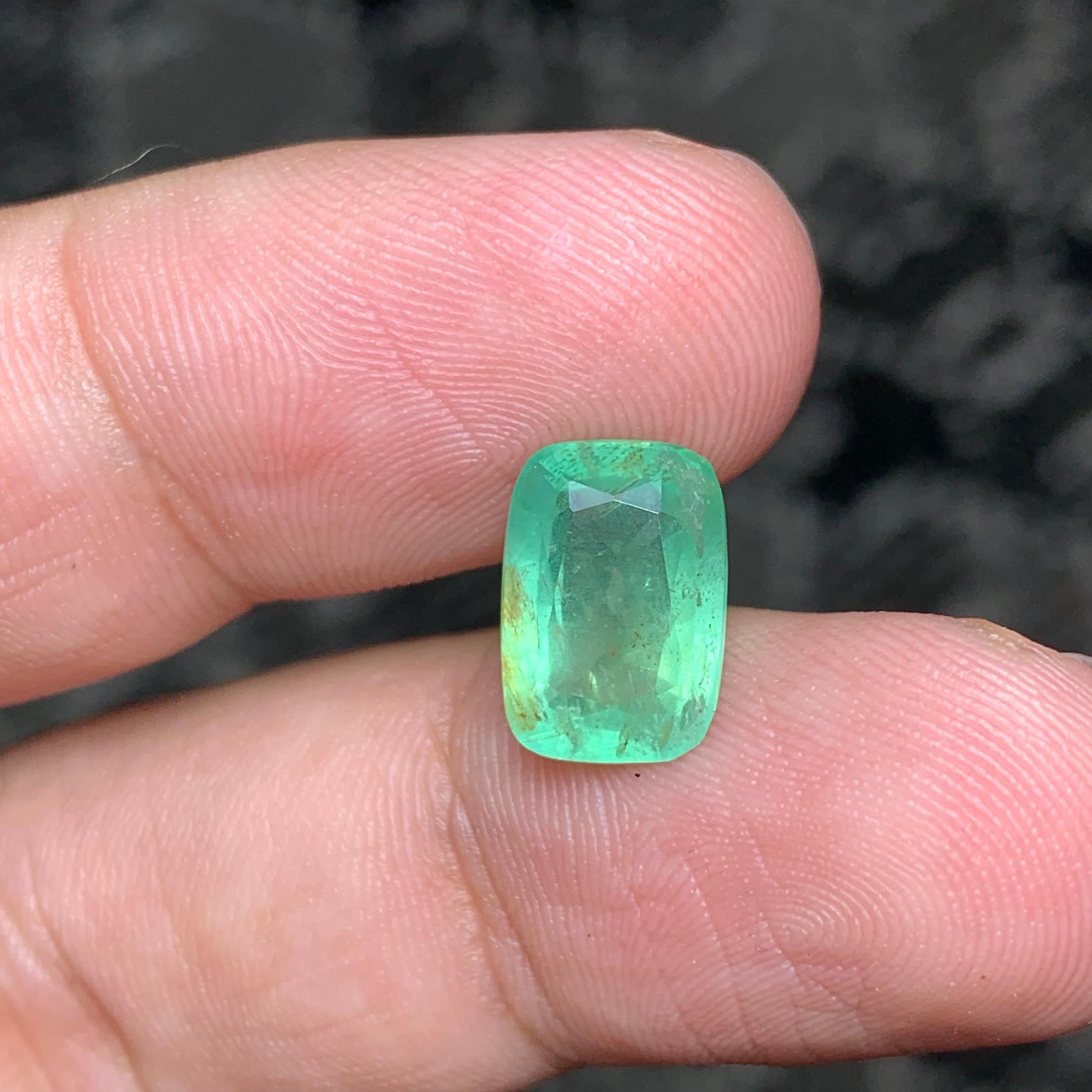 3.60 Carats Natural Loose Light Green Emerald Beryl Ring Gemstone  For Sale 3