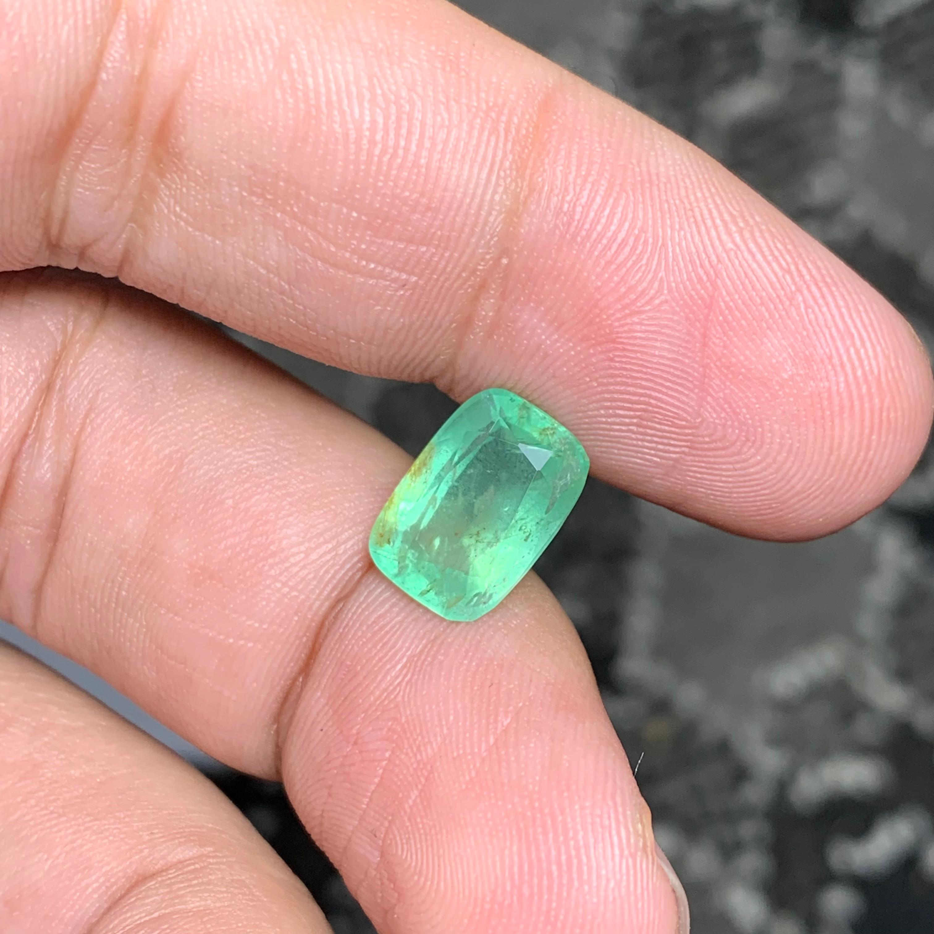 3,60 Karat Natürlicher Loser Hellgrüner Smaragd Beryll Ring Edelstein  (Romantik) im Angebot