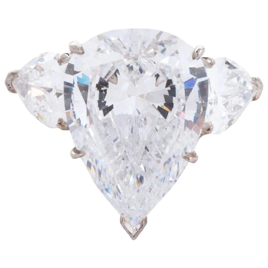 GIA Certifiied 3 Carat Pear Cut Diamond with Side Diamonds